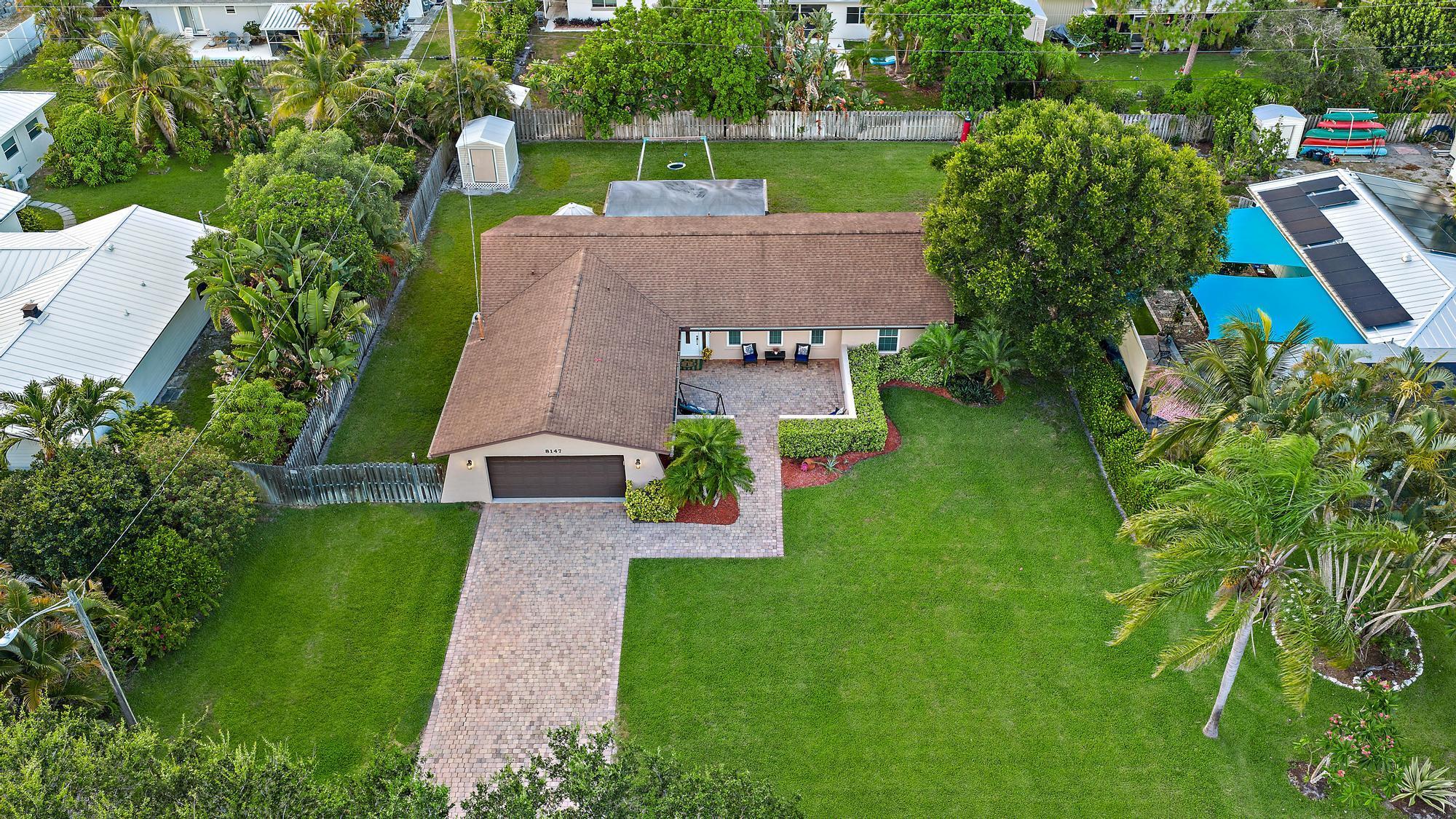 8147 SE Coconut Street