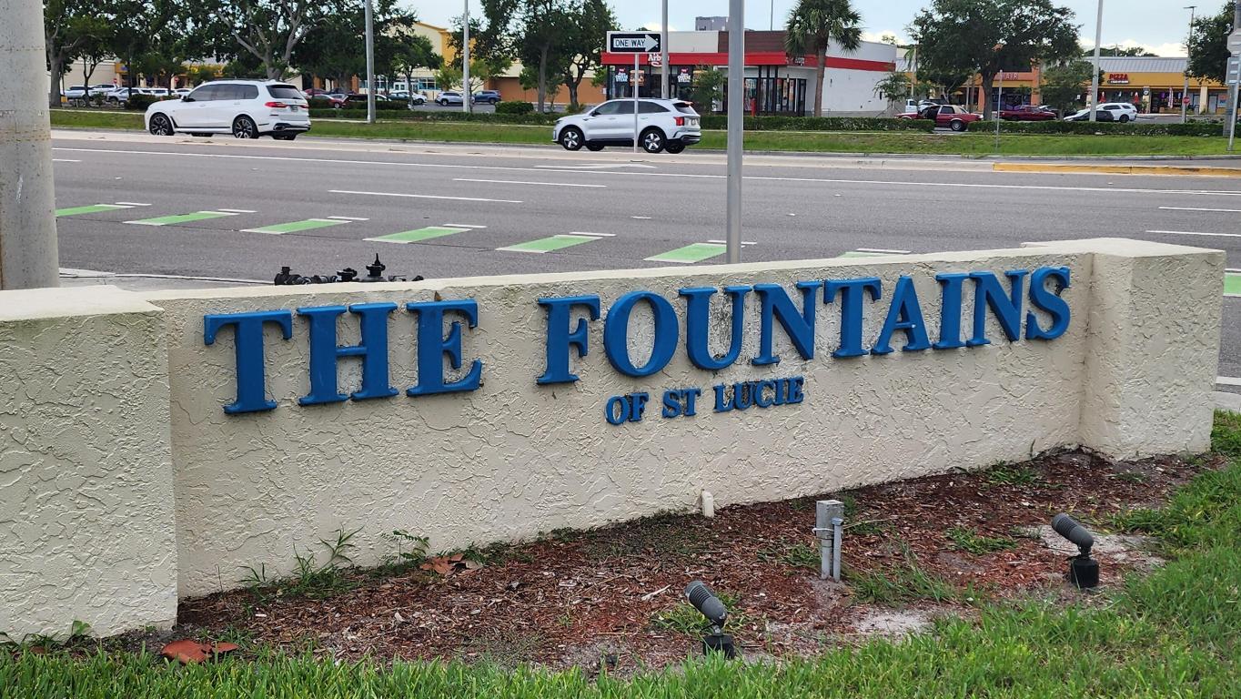 132 SE Village Drive 132