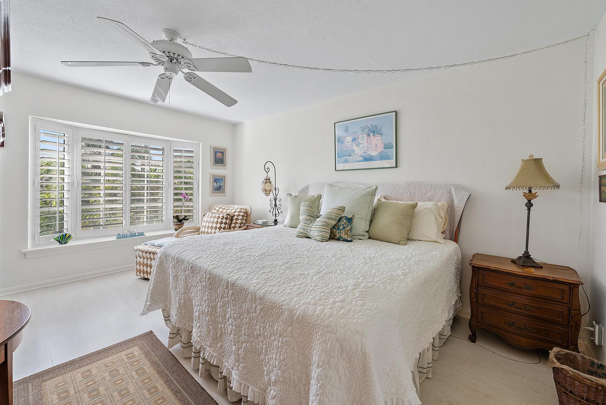 475 Tequesta Drive 16