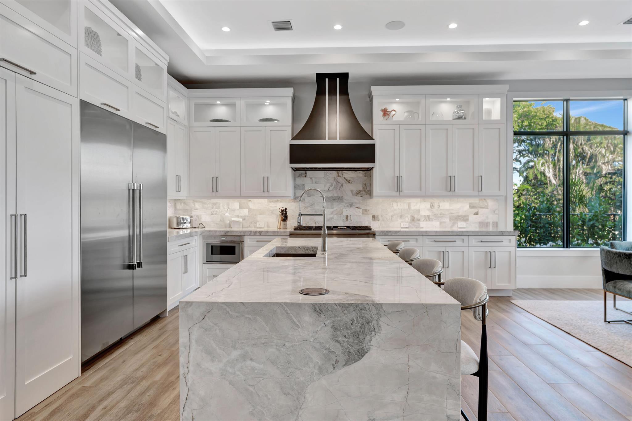 736 Lagoon Drive