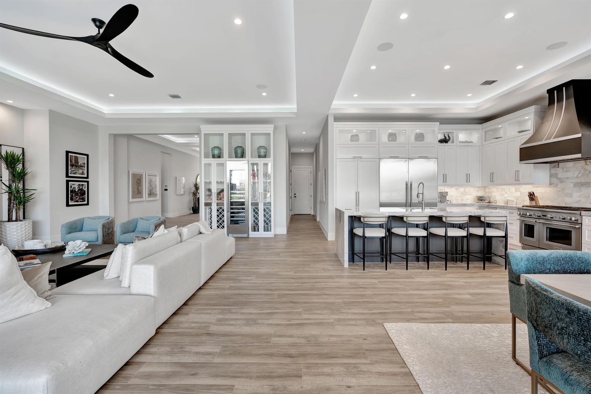 736 Lagoon Drive