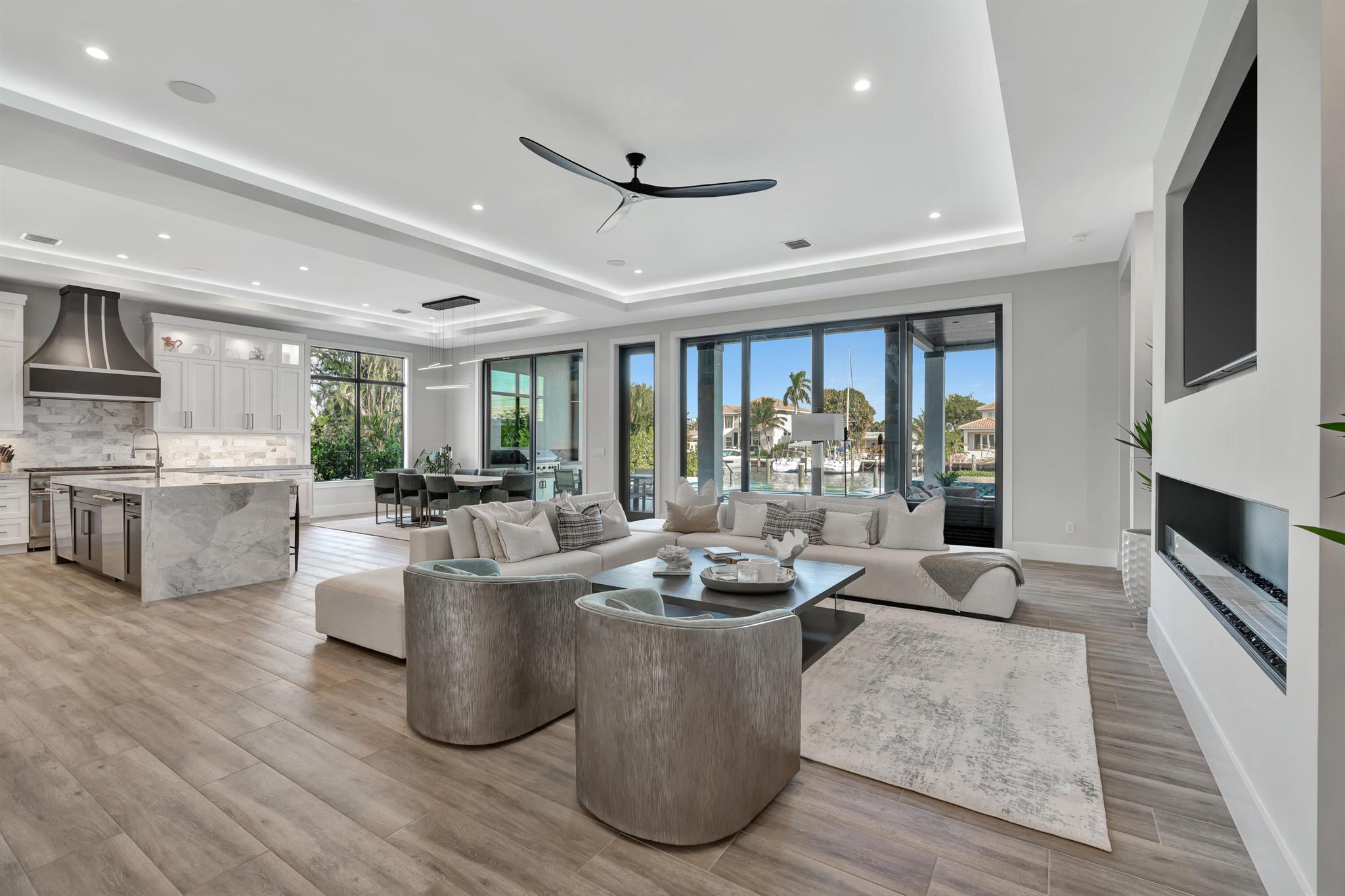 736 Lagoon Drive