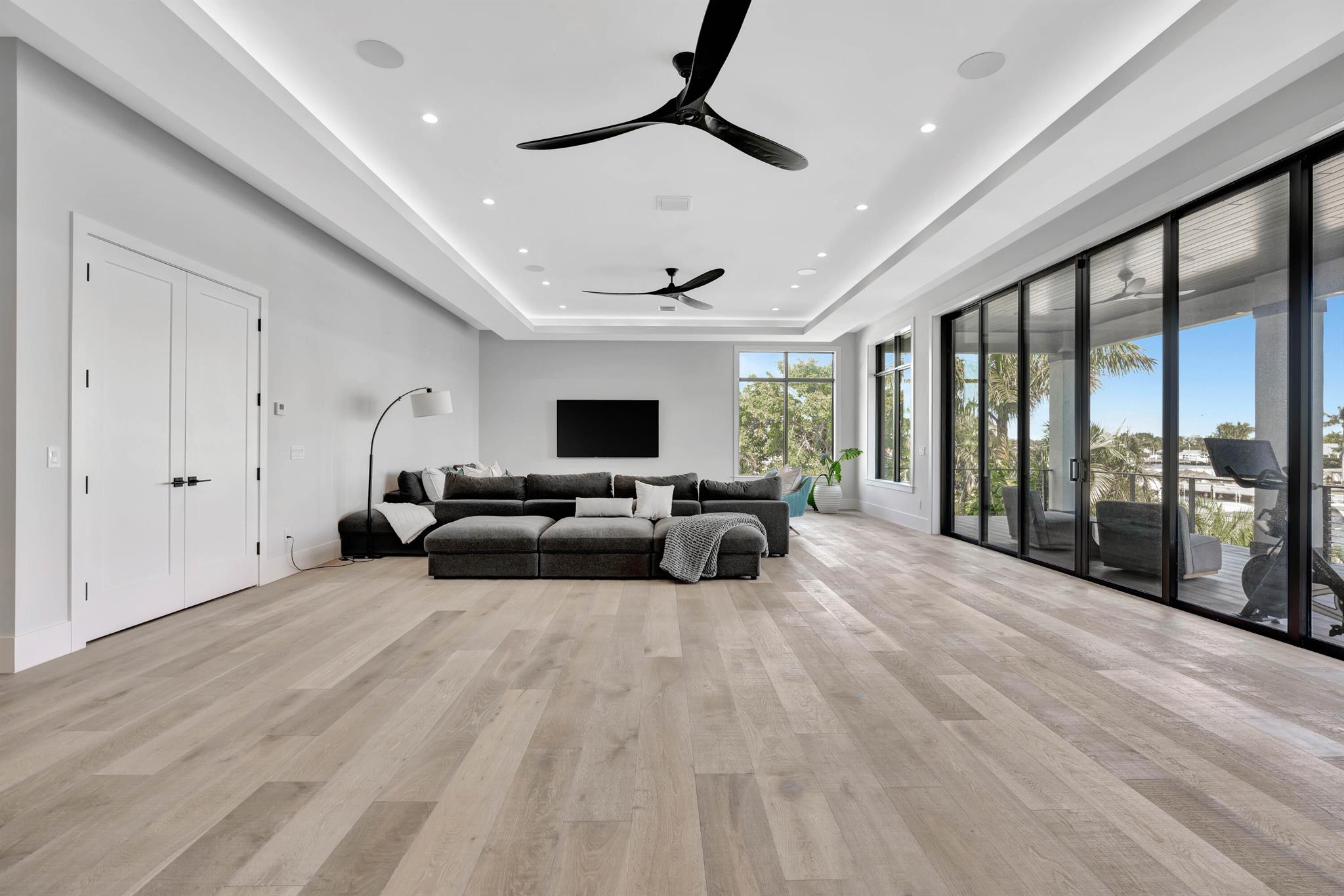 736 Lagoon Drive