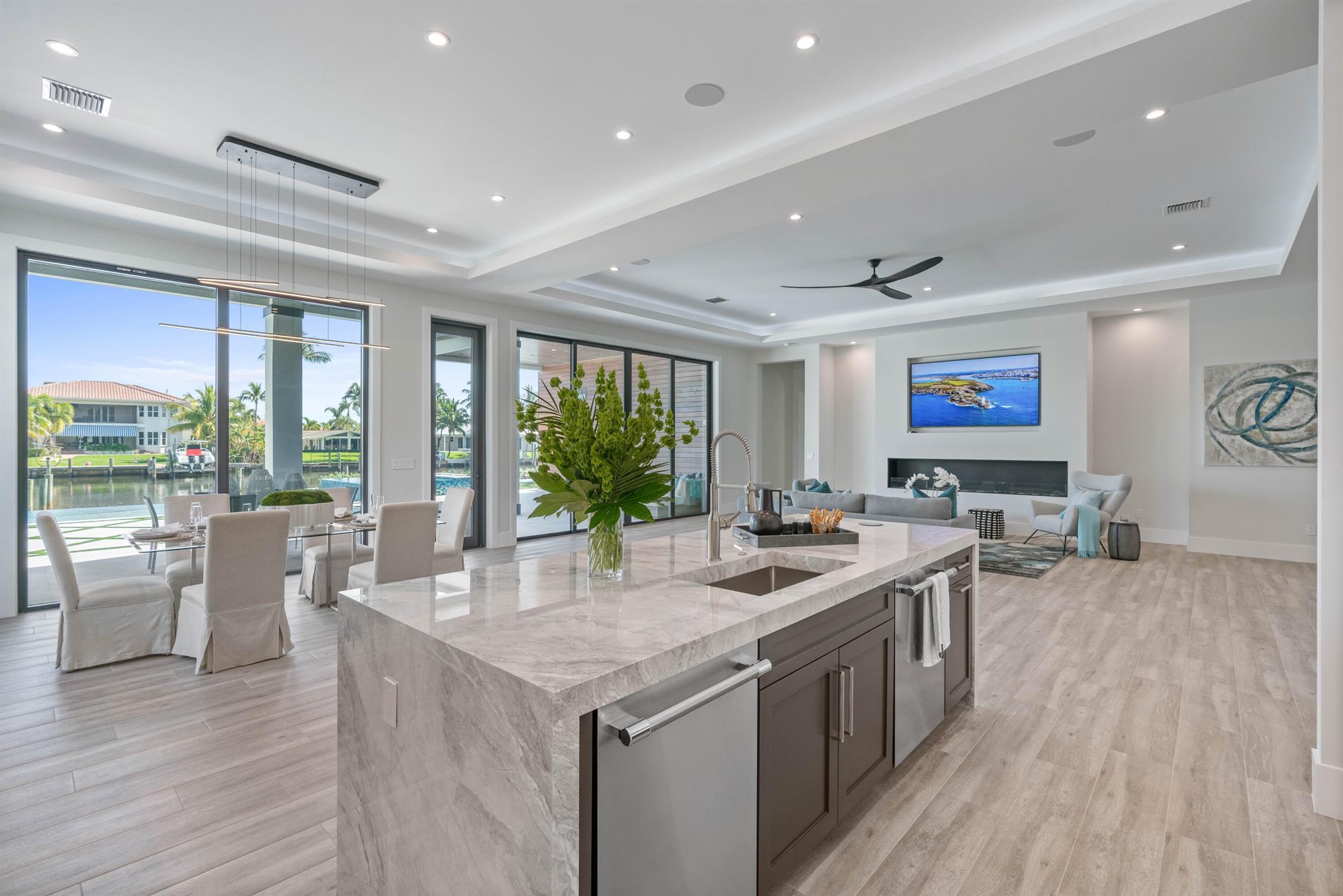 736 Lagoon Drive