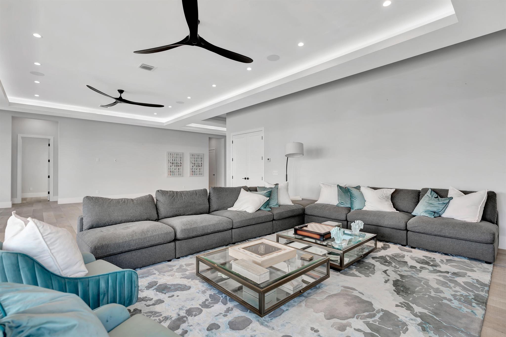 736 Lagoon Drive