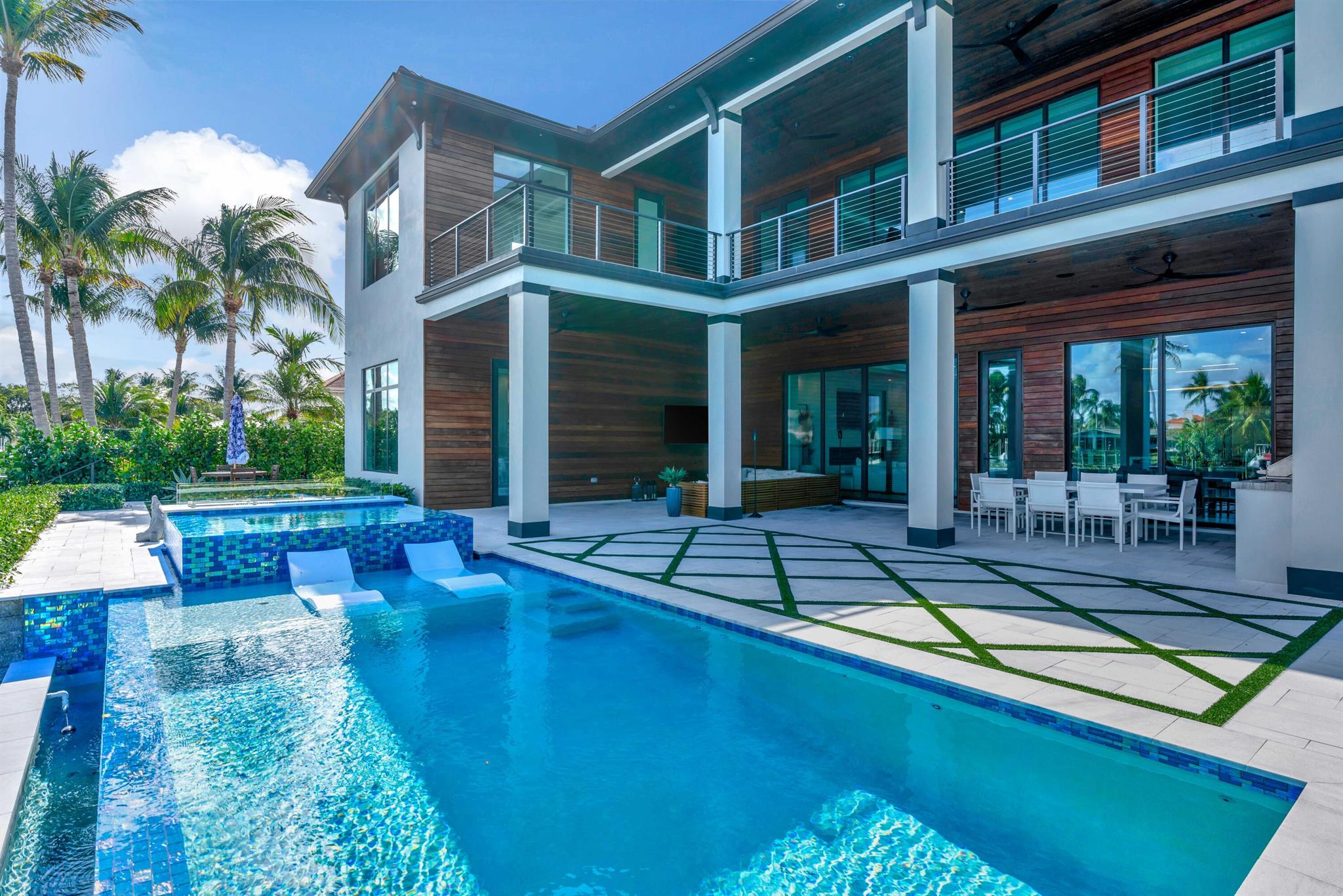 736 Lagoon Drive
