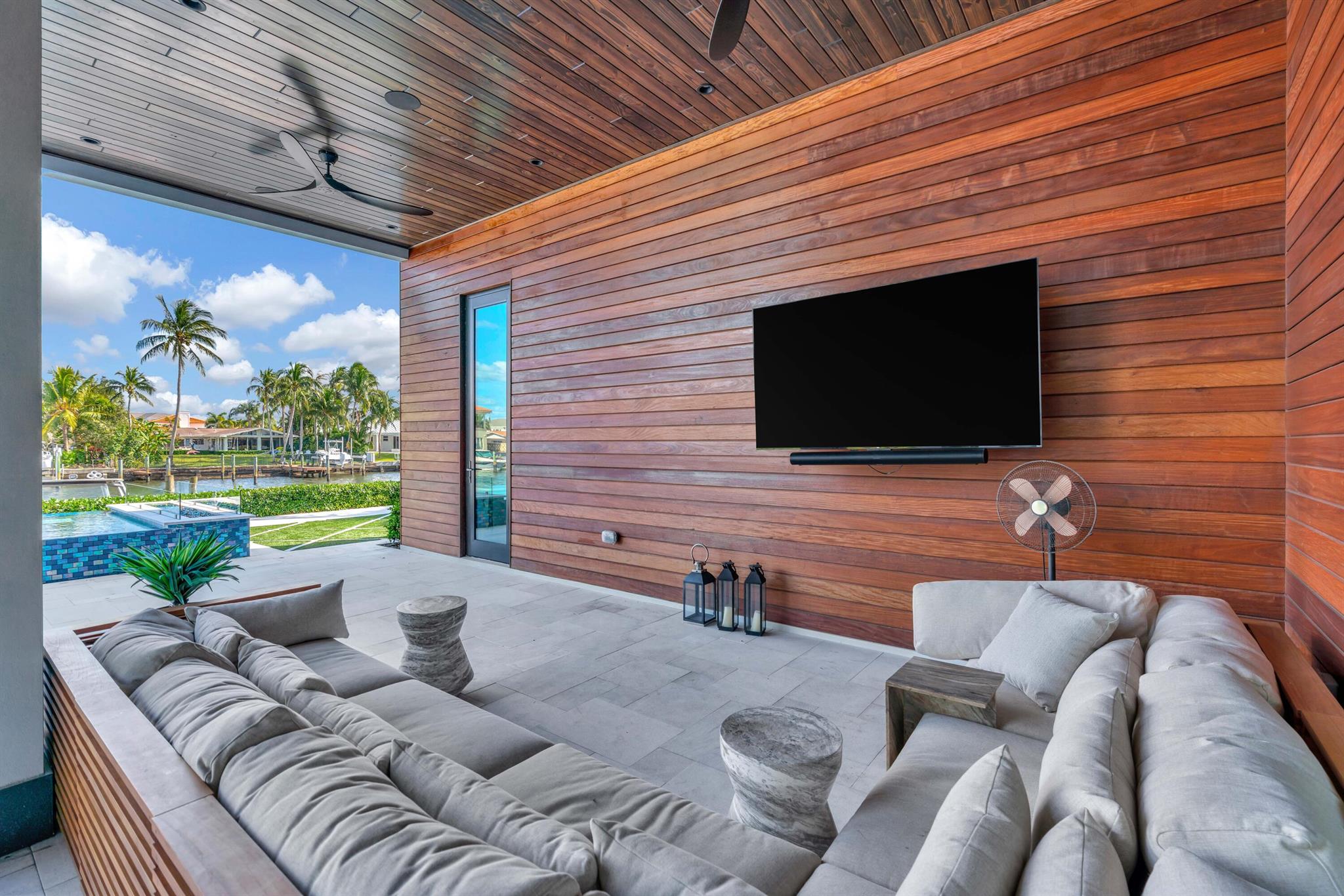 736 Lagoon Drive