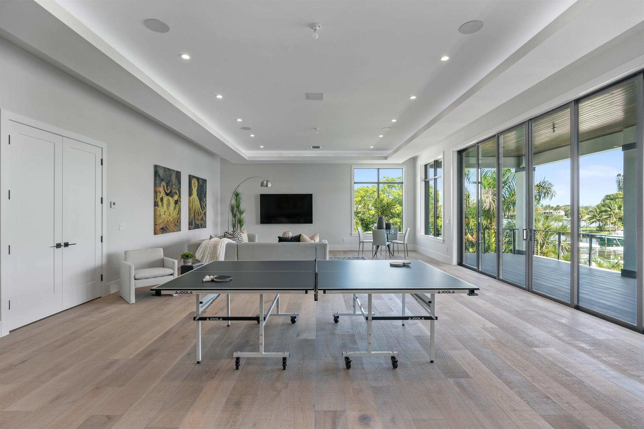 736 Lagoon Drive