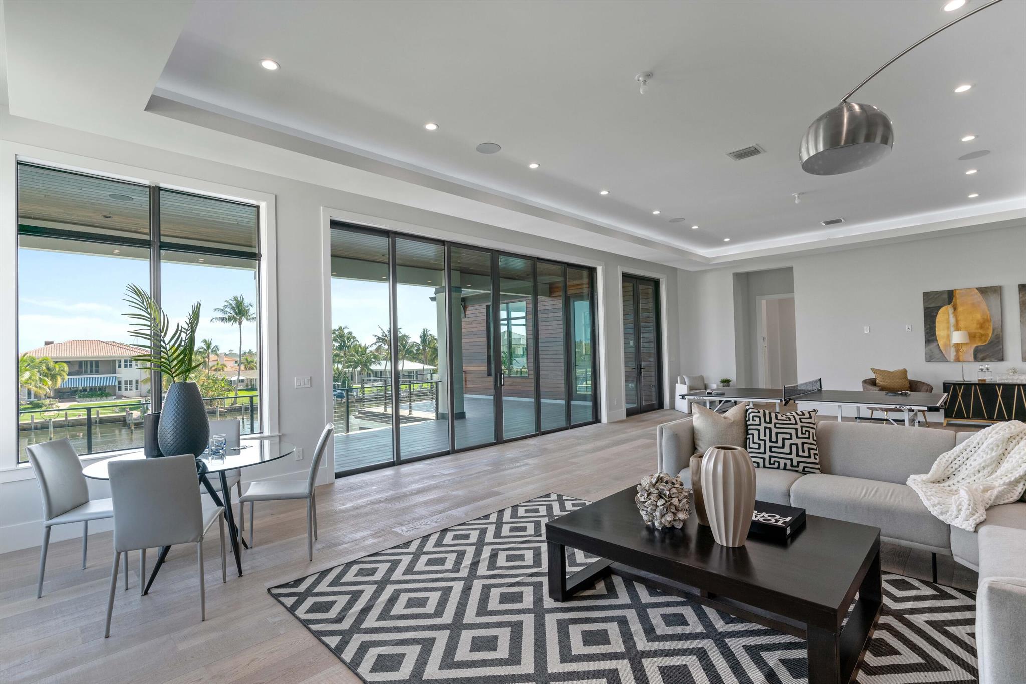 736 Lagoon Drive