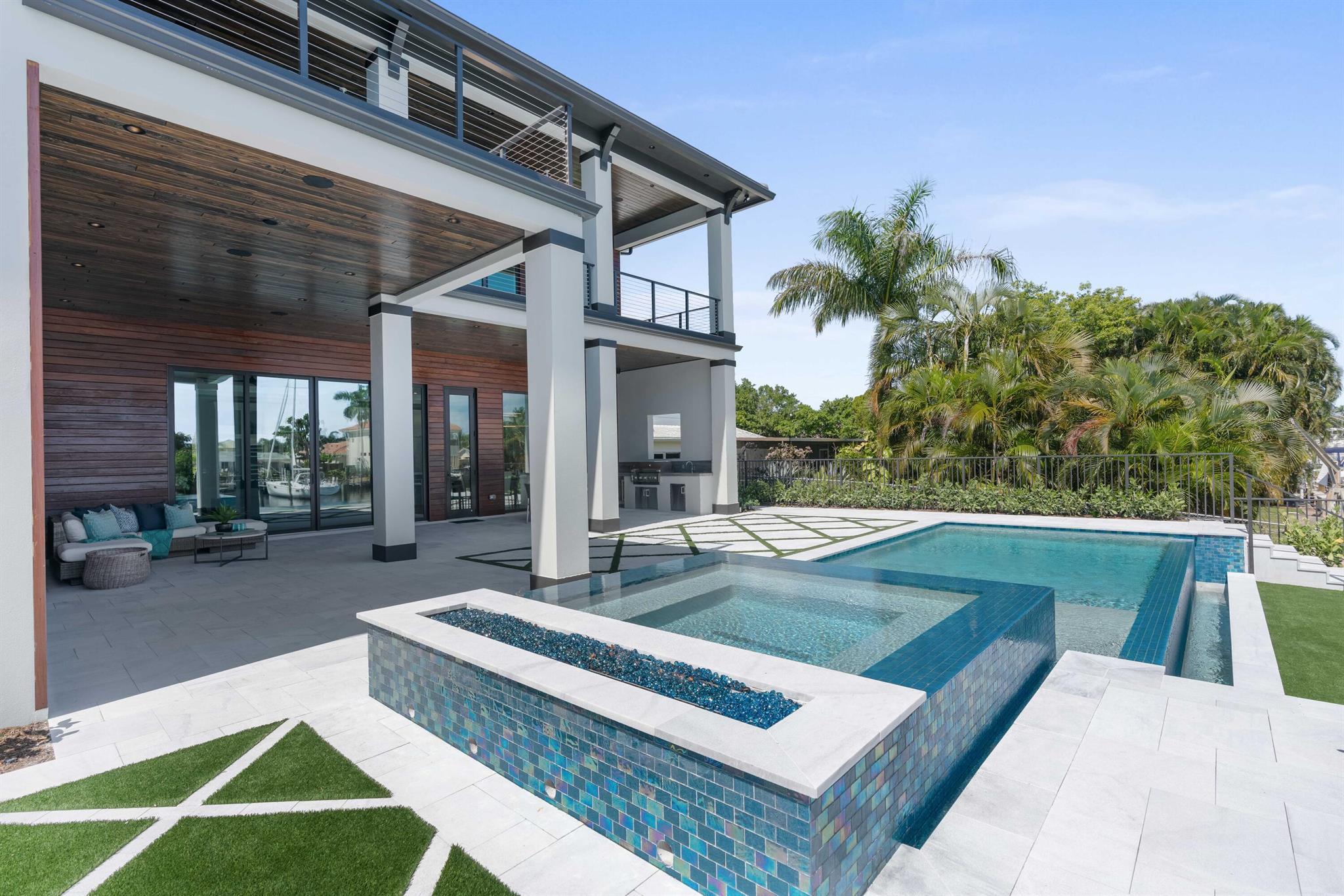 736 Lagoon Drive