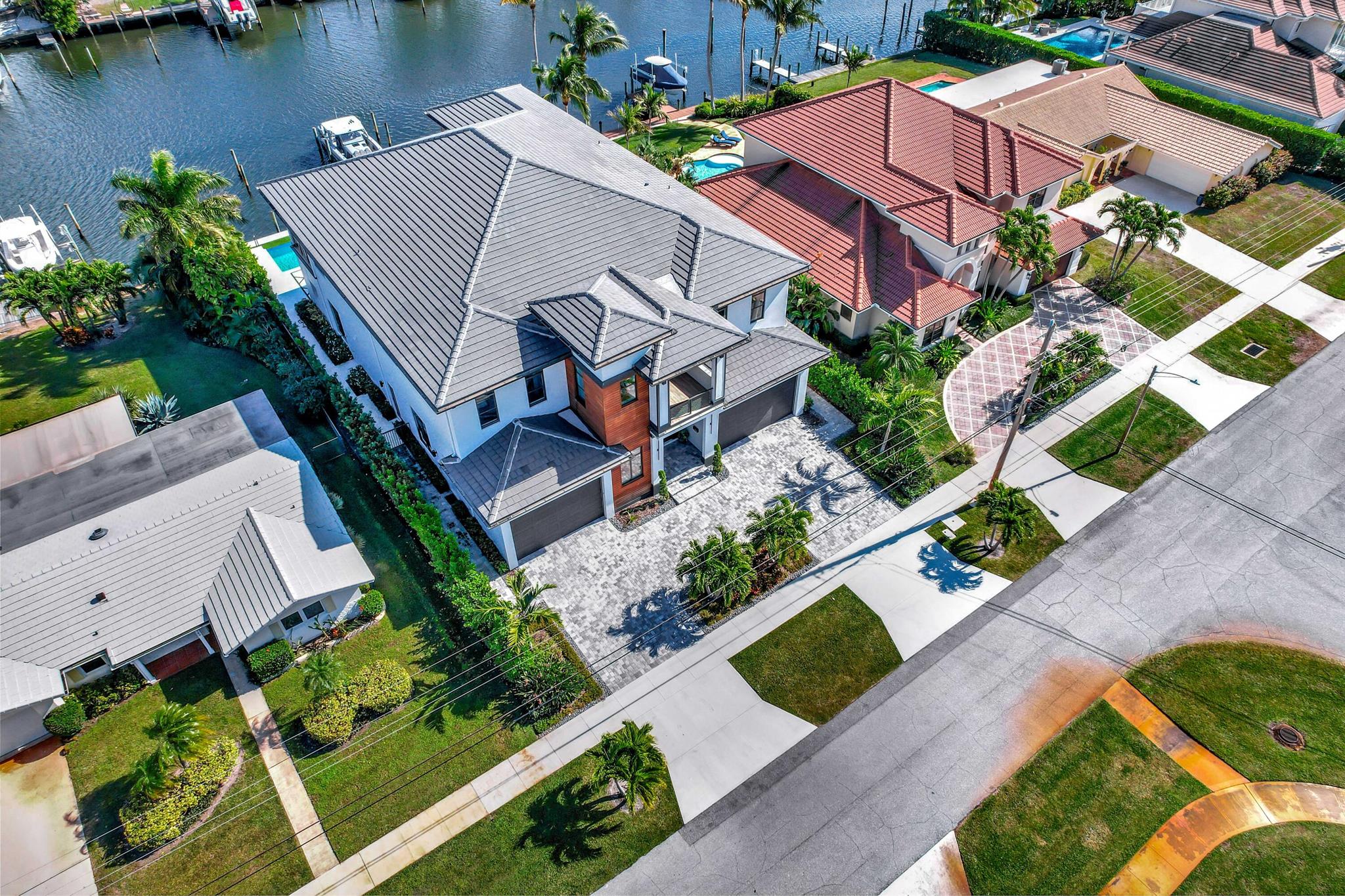 736 Lagoon Drive