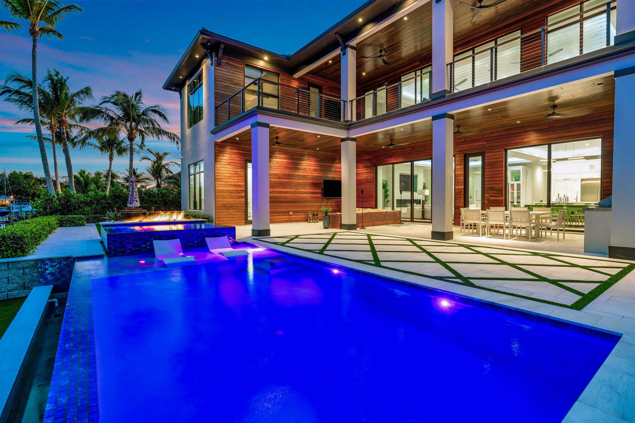 736 Lagoon Drive