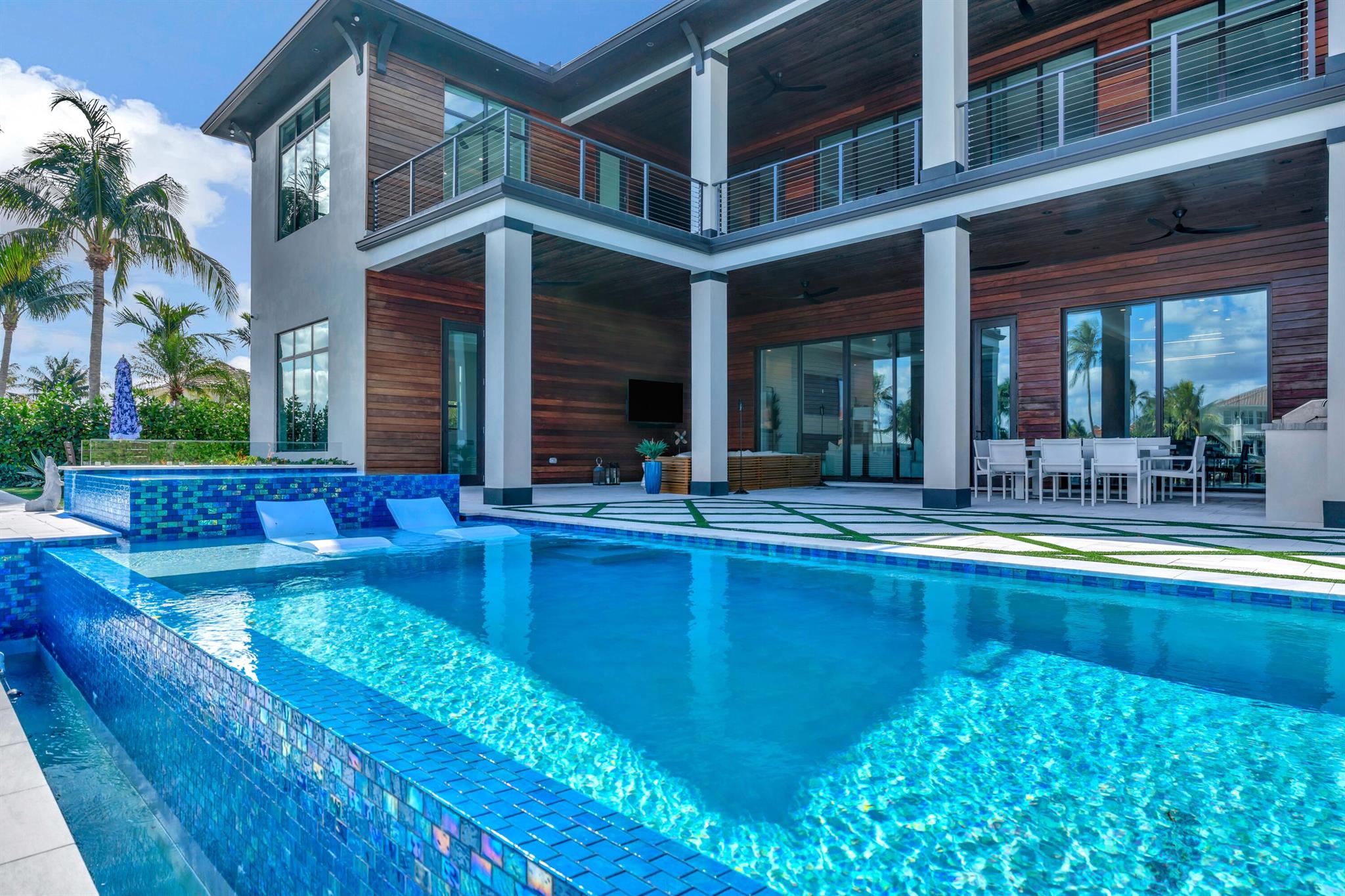 736 Lagoon Drive