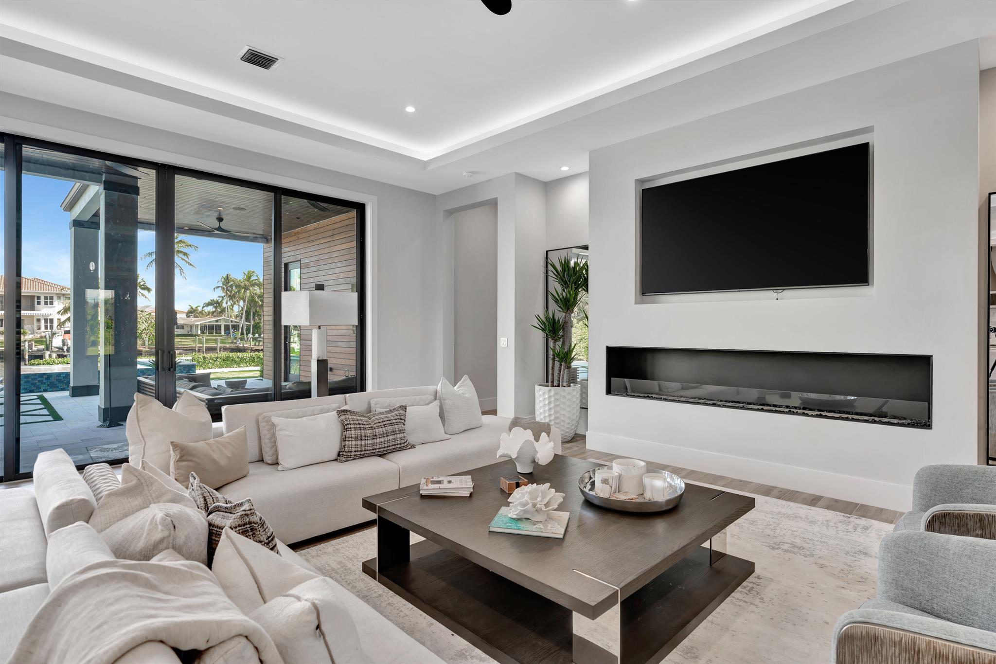 736 Lagoon Drive