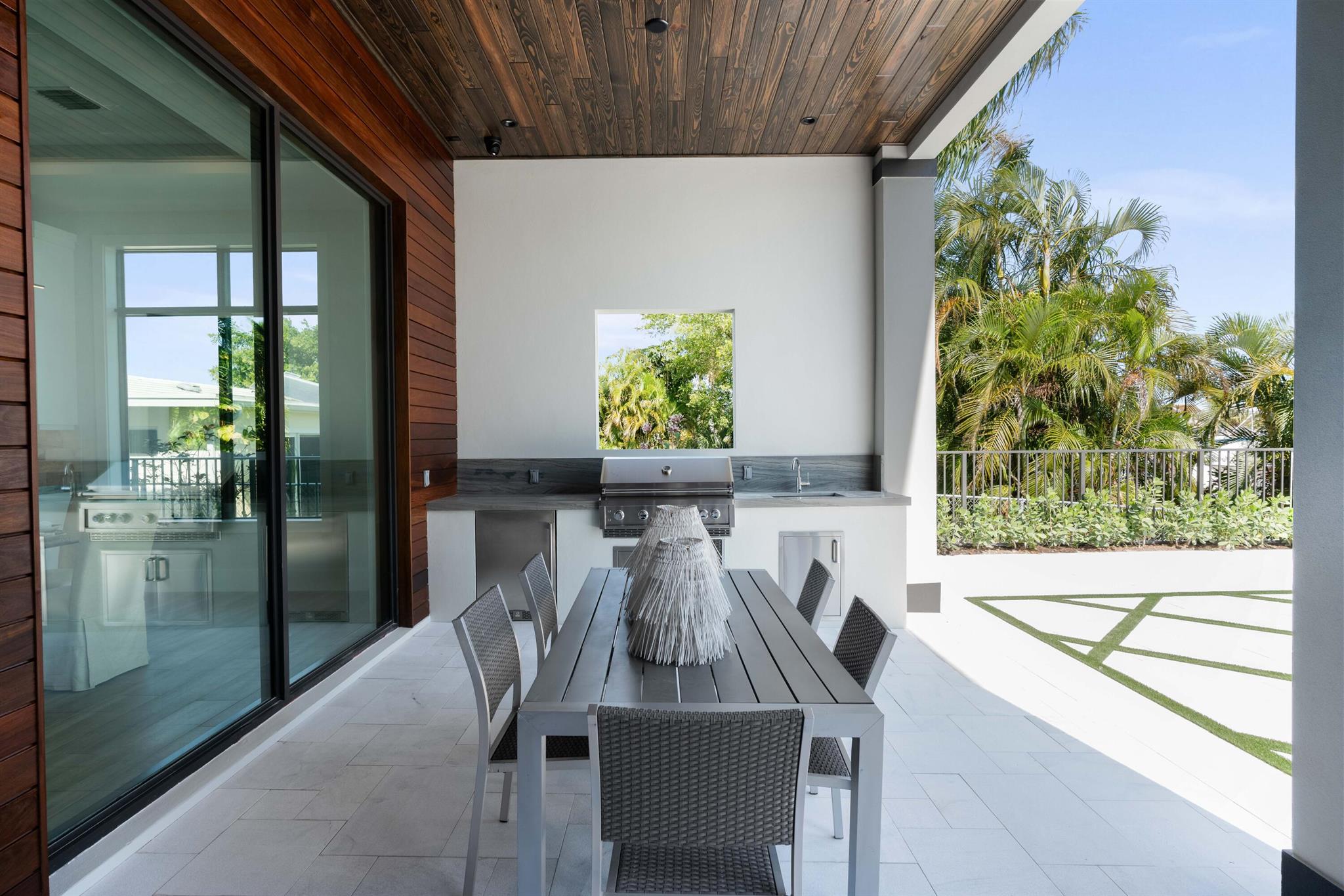 736 Lagoon Drive