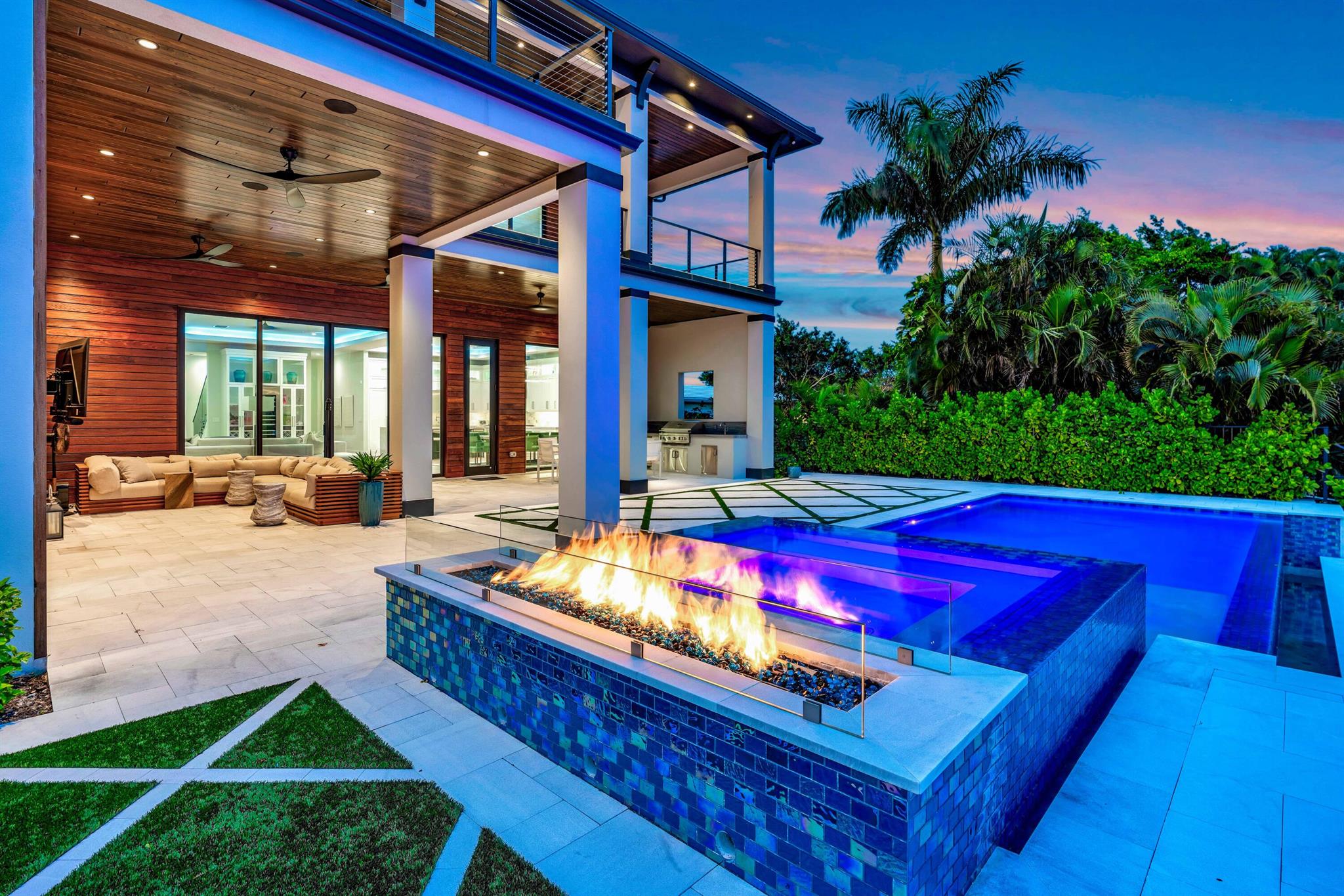 736 Lagoon Drive
