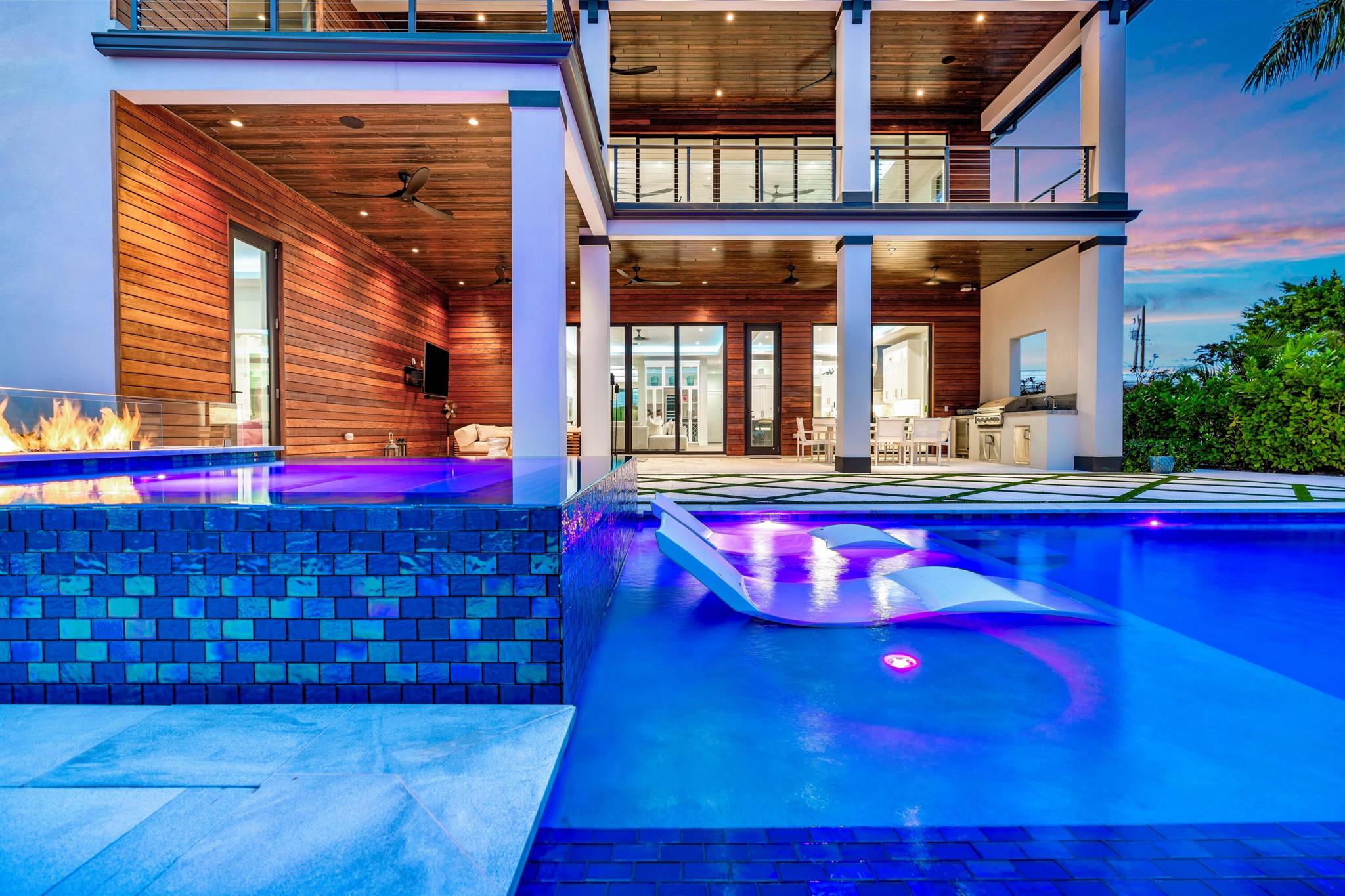 736 Lagoon Drive