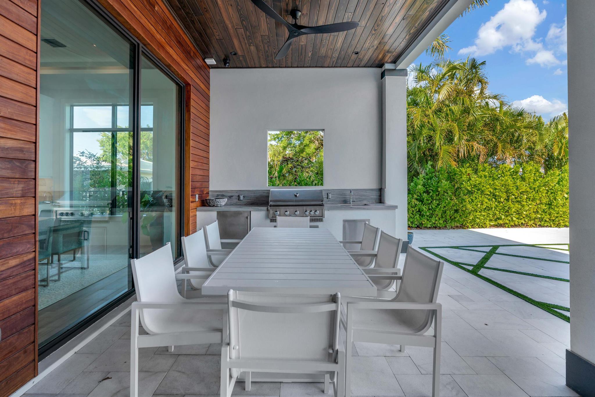 736 Lagoon Drive