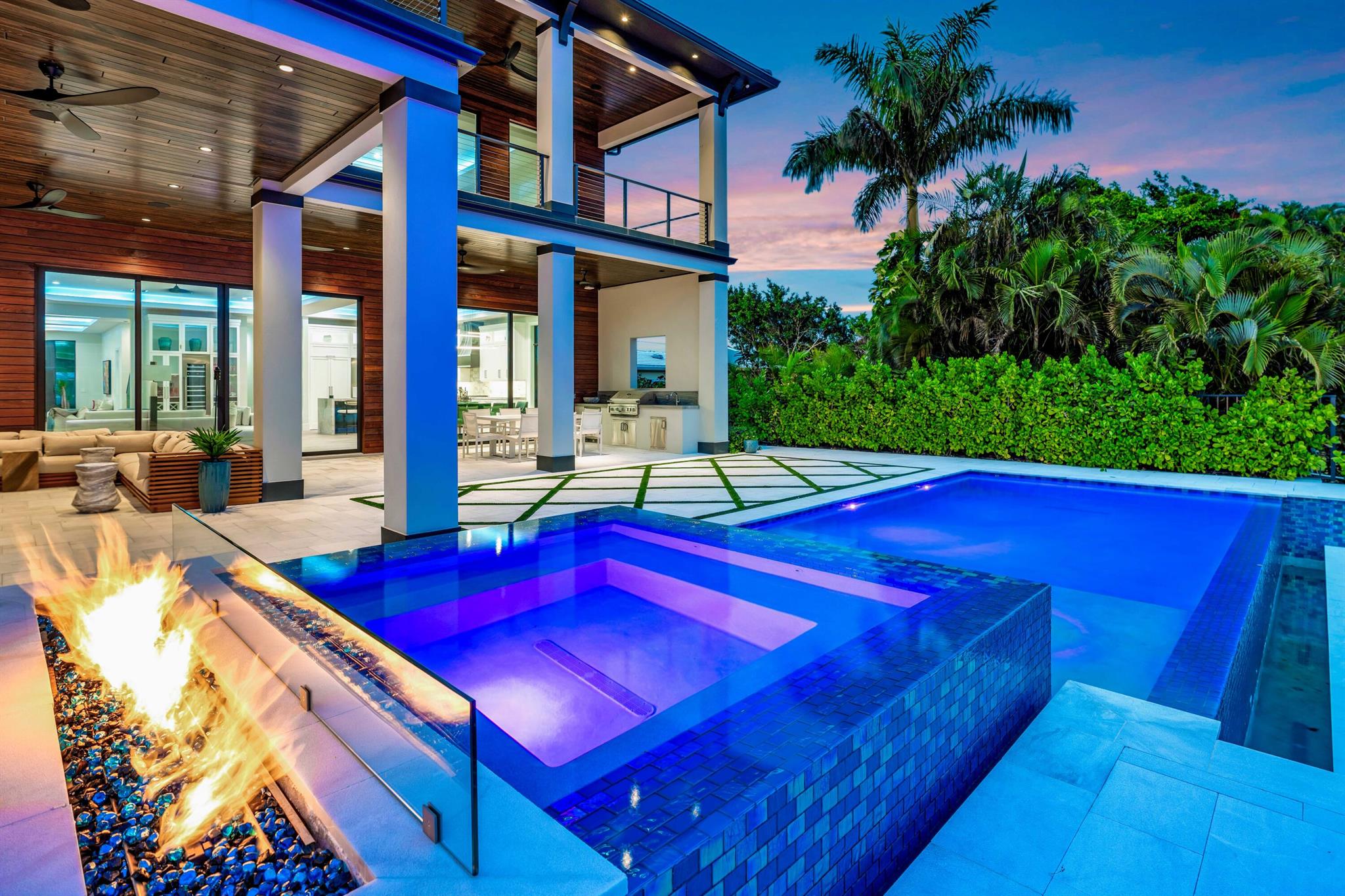 736 Lagoon Drive