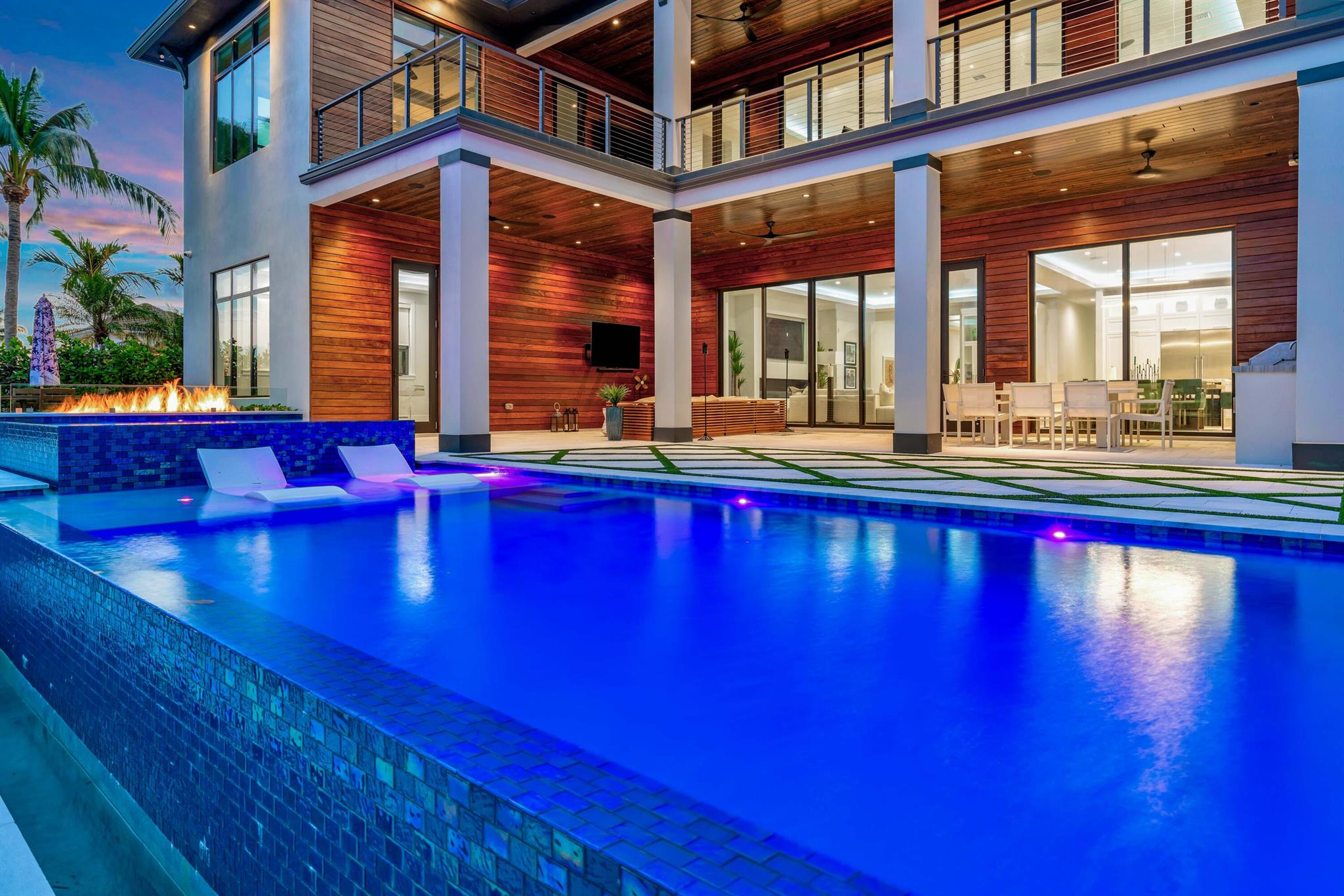 736 Lagoon Drive