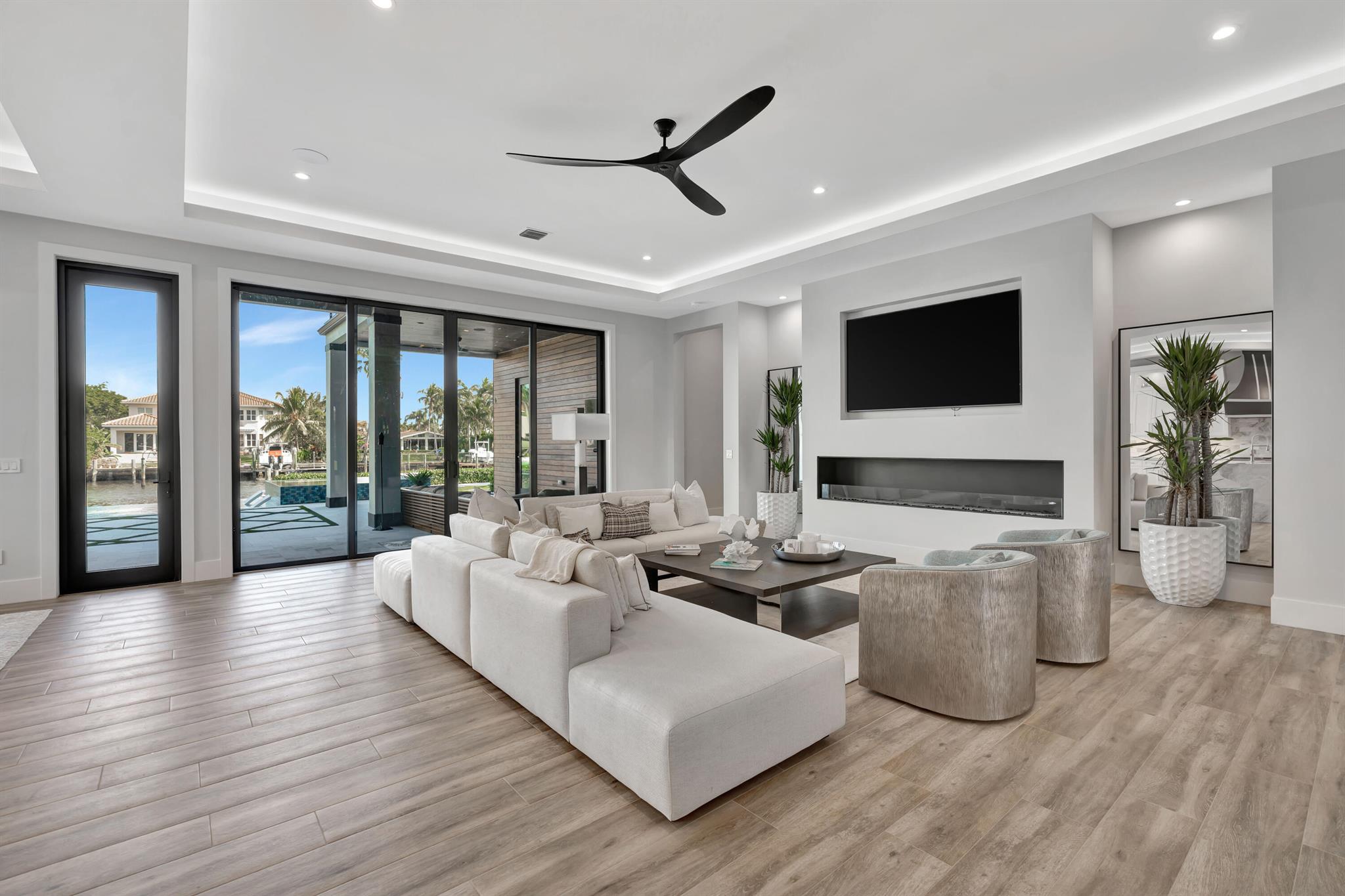 736 Lagoon Drive