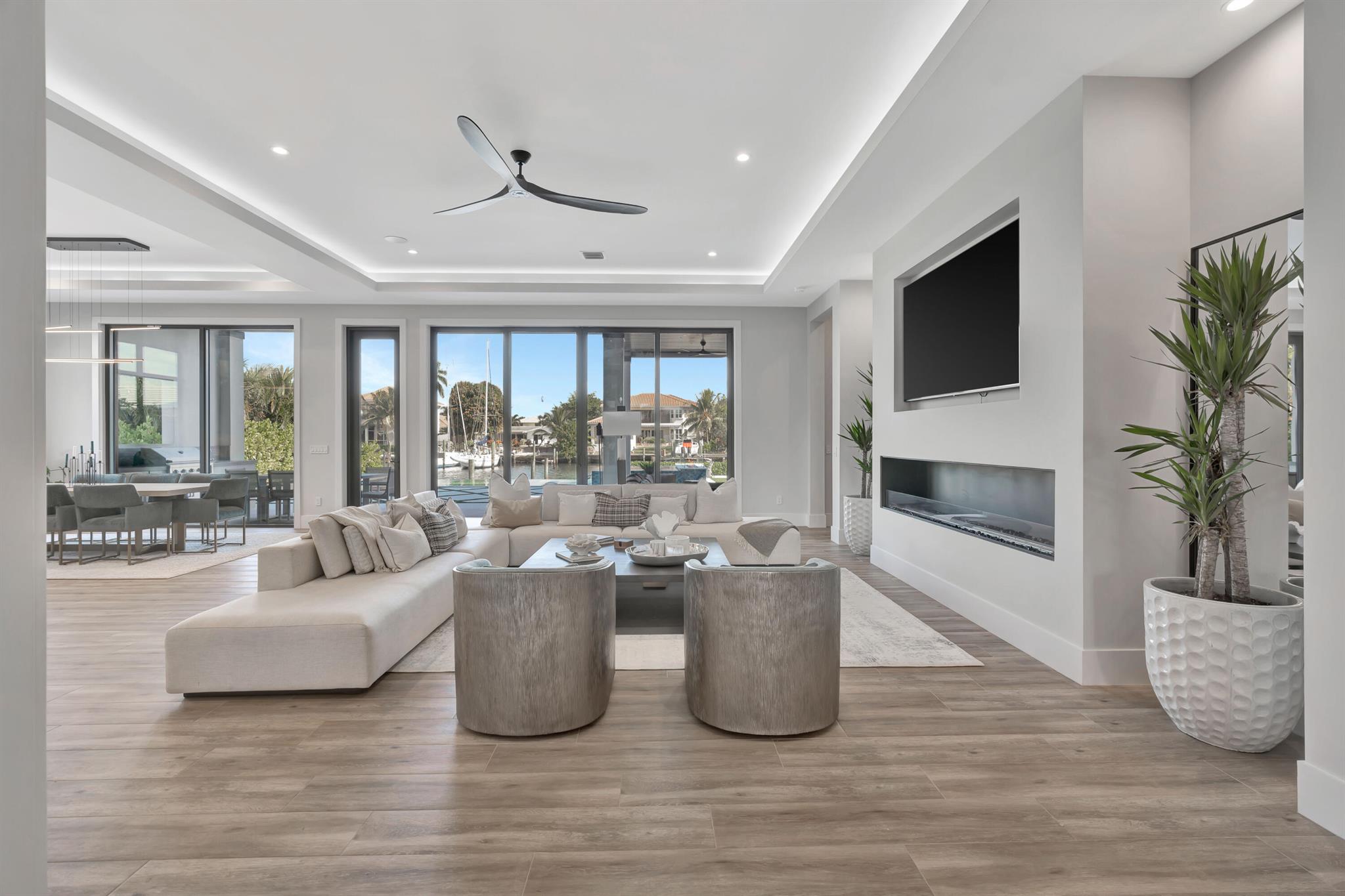 736 Lagoon Drive