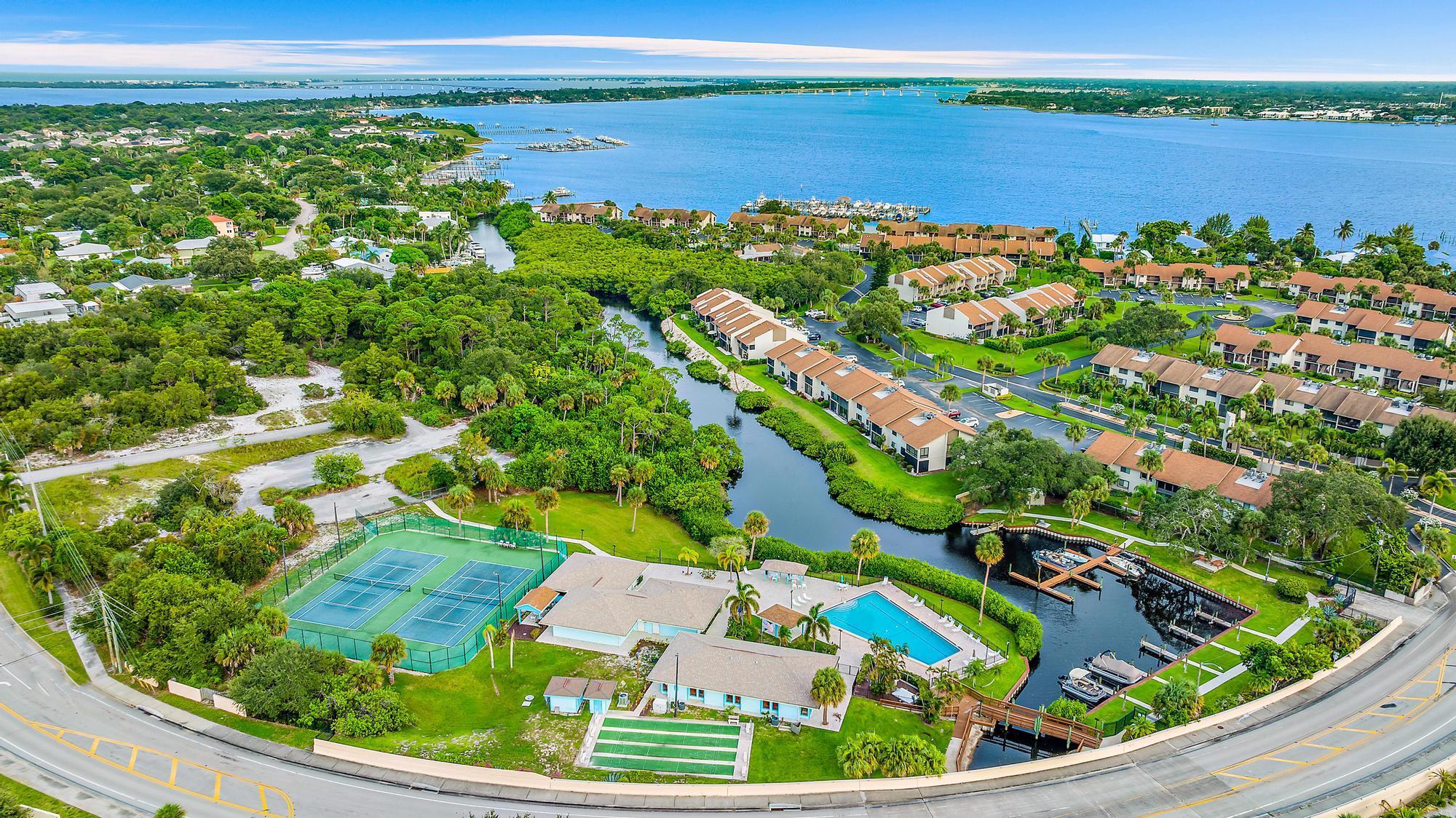 1561 NE 12th Terrace C14