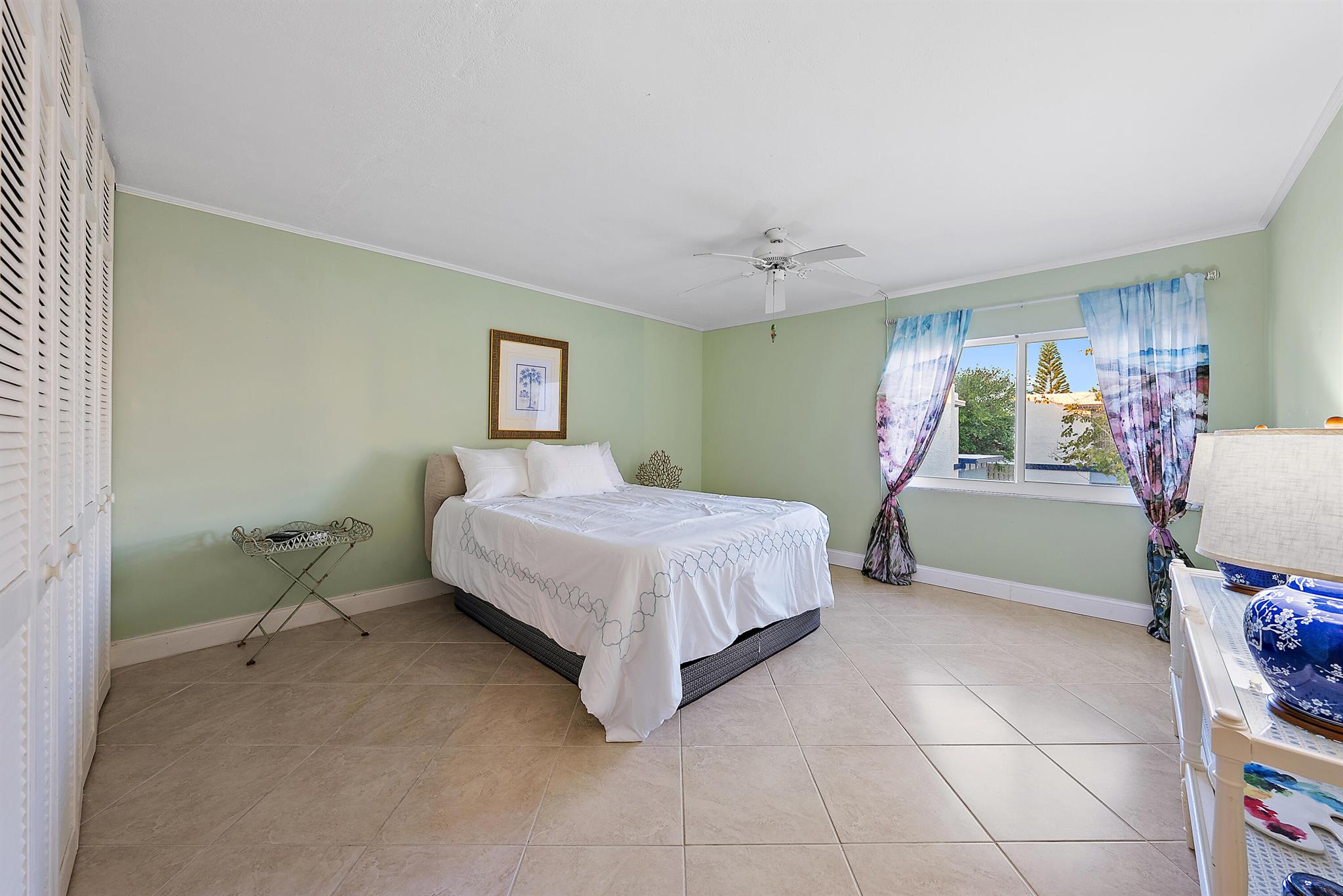 1561 NE 12th Terrace C14