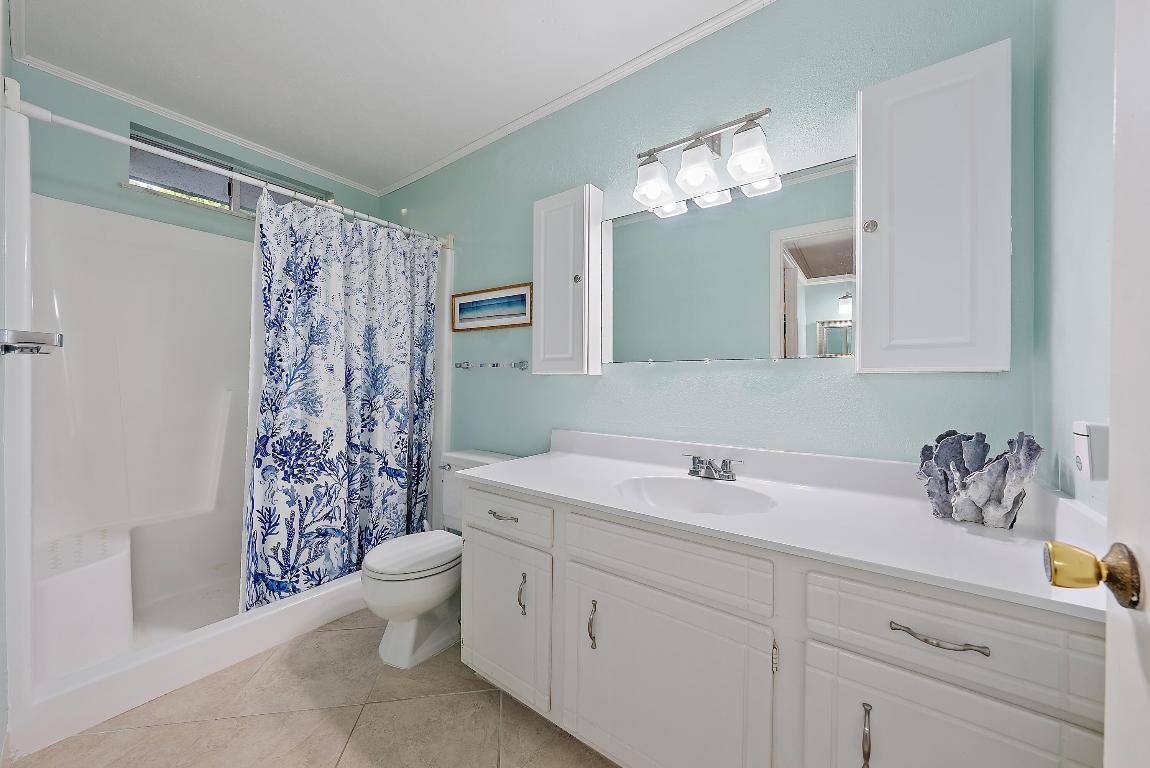 1561 NE 12th Terrace C14