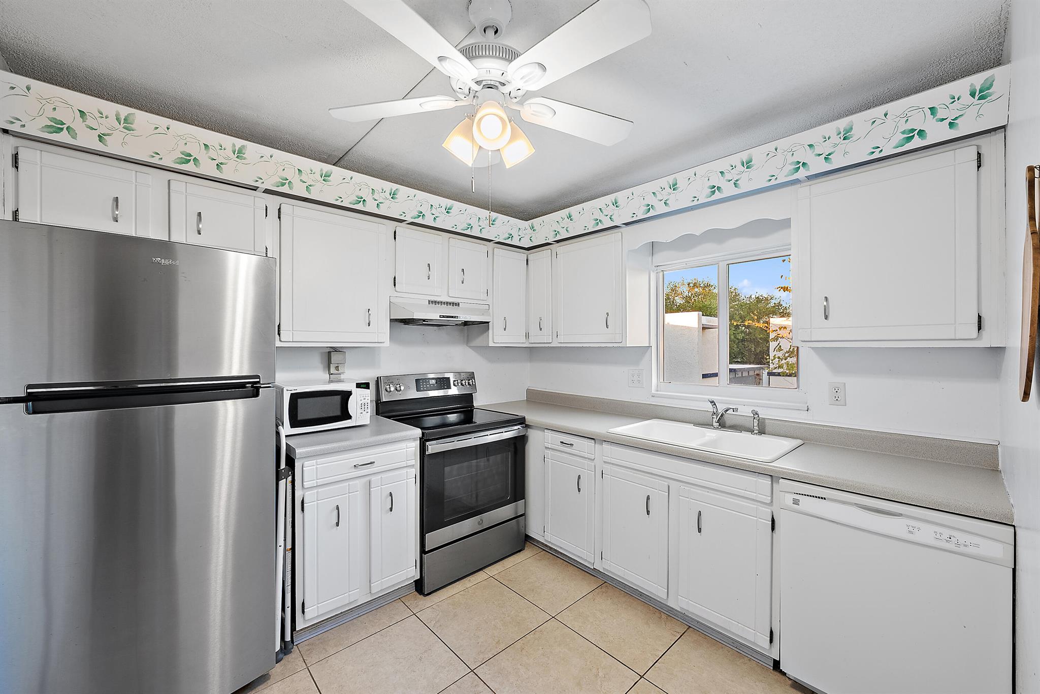 1561 NE 12th Terrace C14