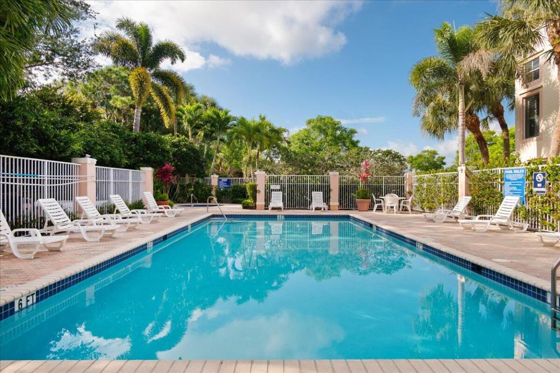 1200 Town Center Drive 207