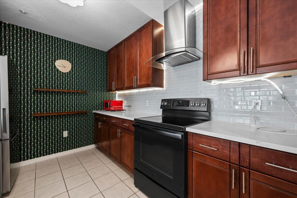 1200 Town Center Drive 207