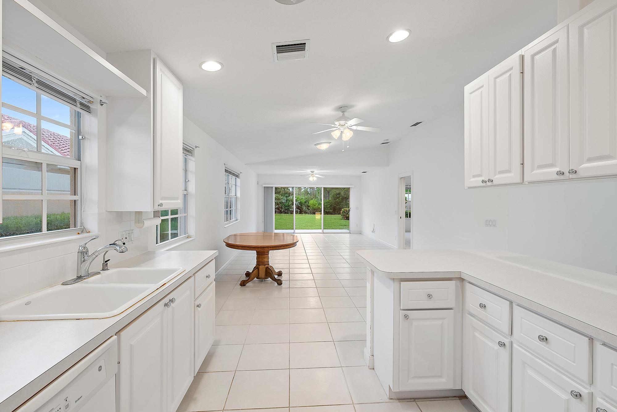 9284 SE Hawks Nest Court