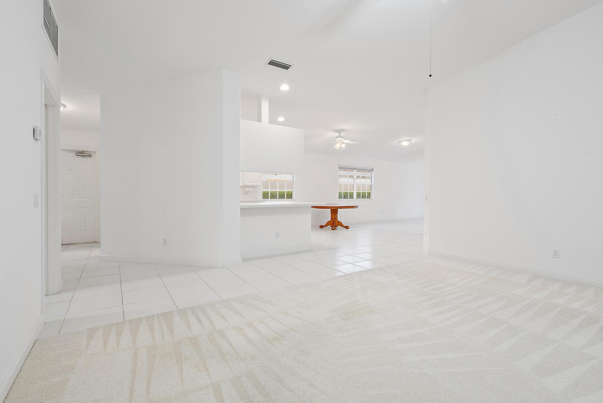 9284 SE Hawks Nest Court