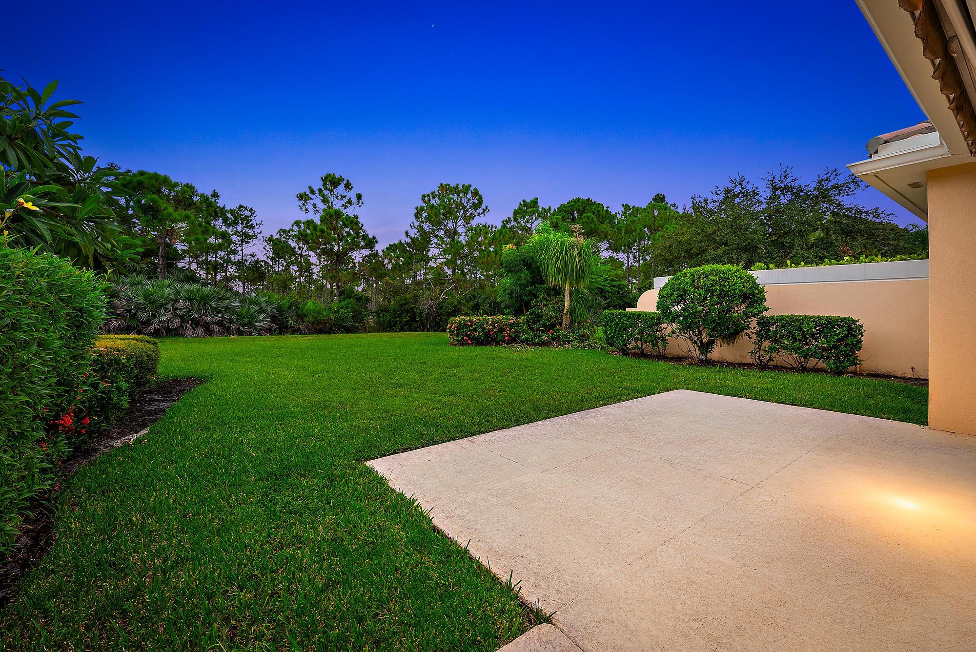 9284 SE Hawks Nest Court