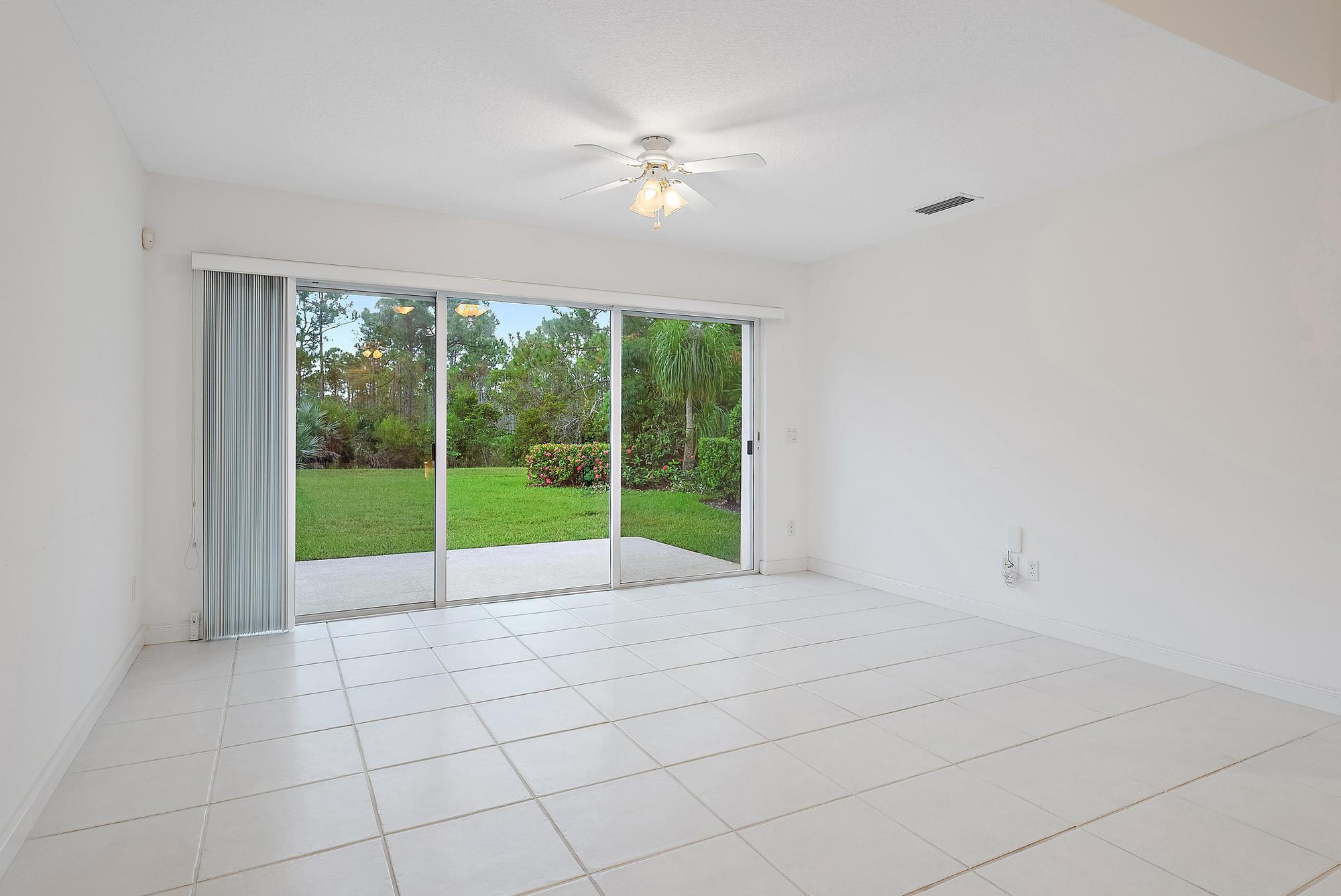 9284 SE Hawks Nest Court