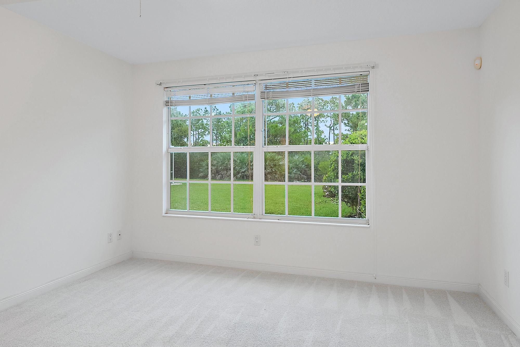 9284 SE Hawks Nest Court