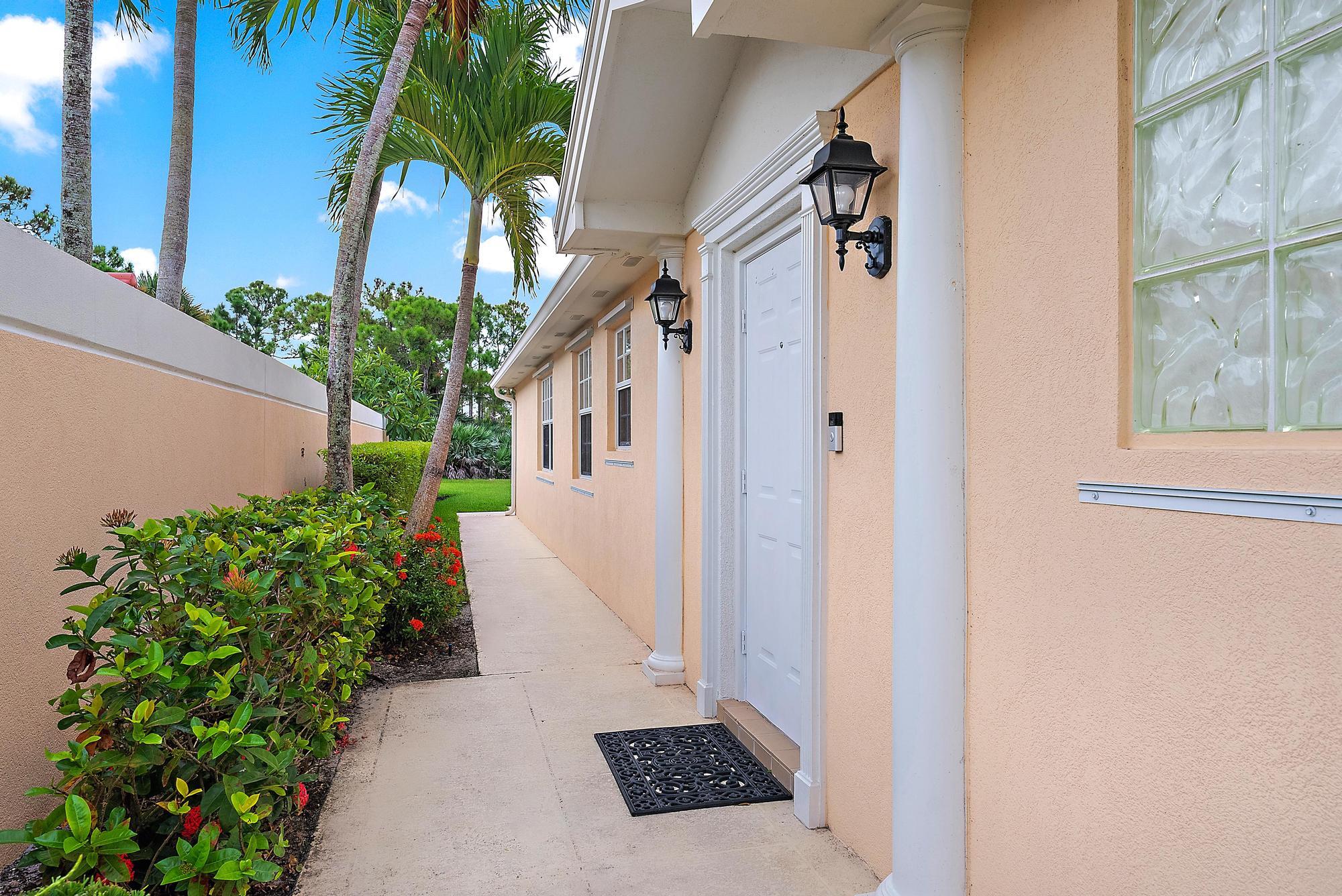 9284 SE Hawks Nest Court