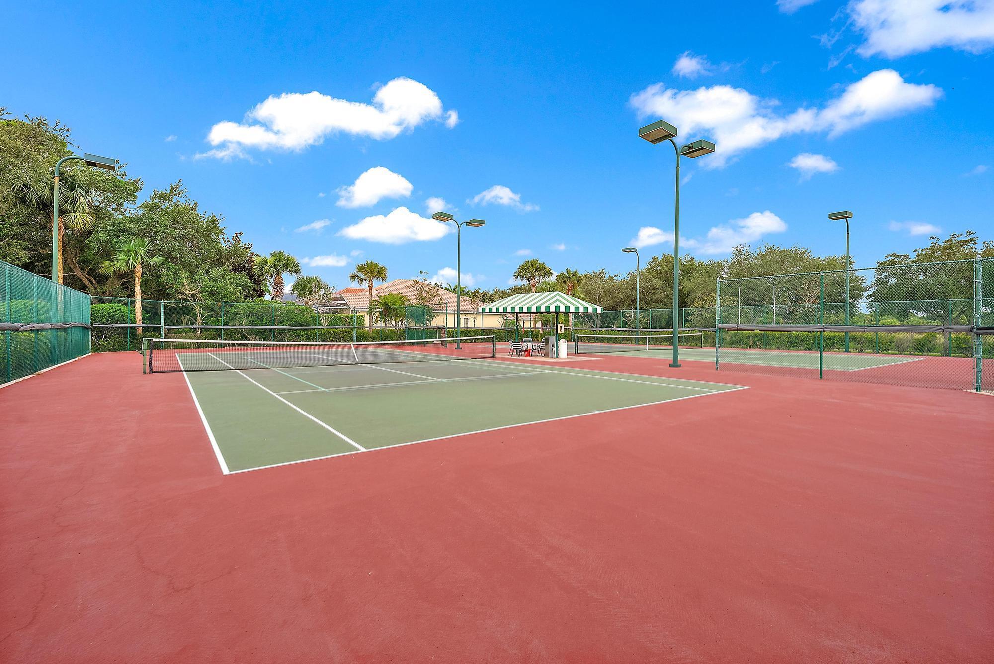 9284 SE Hawks Nest Court