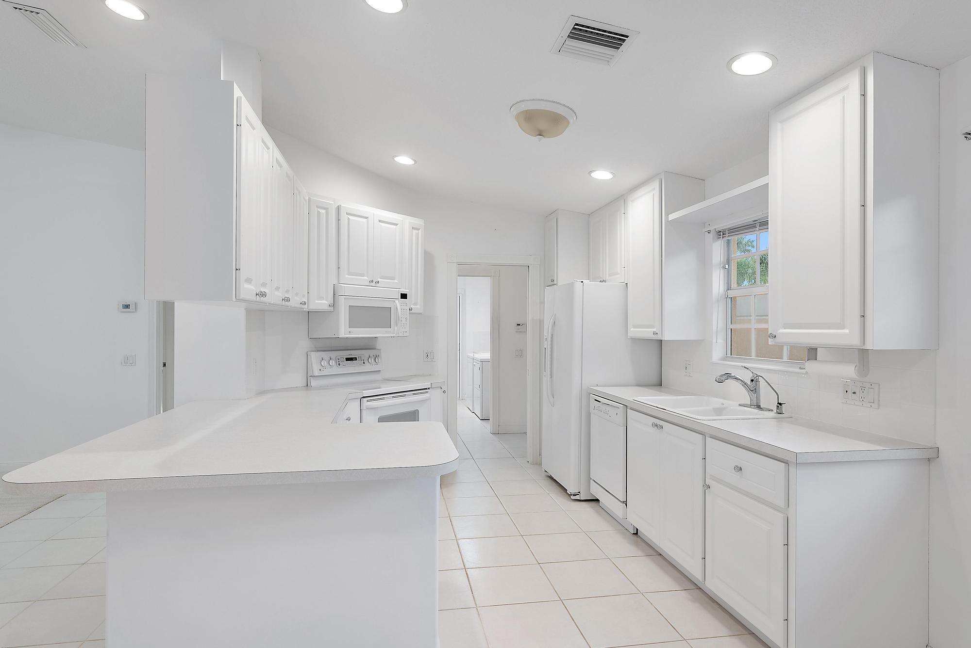 9284 SE Hawks Nest Court