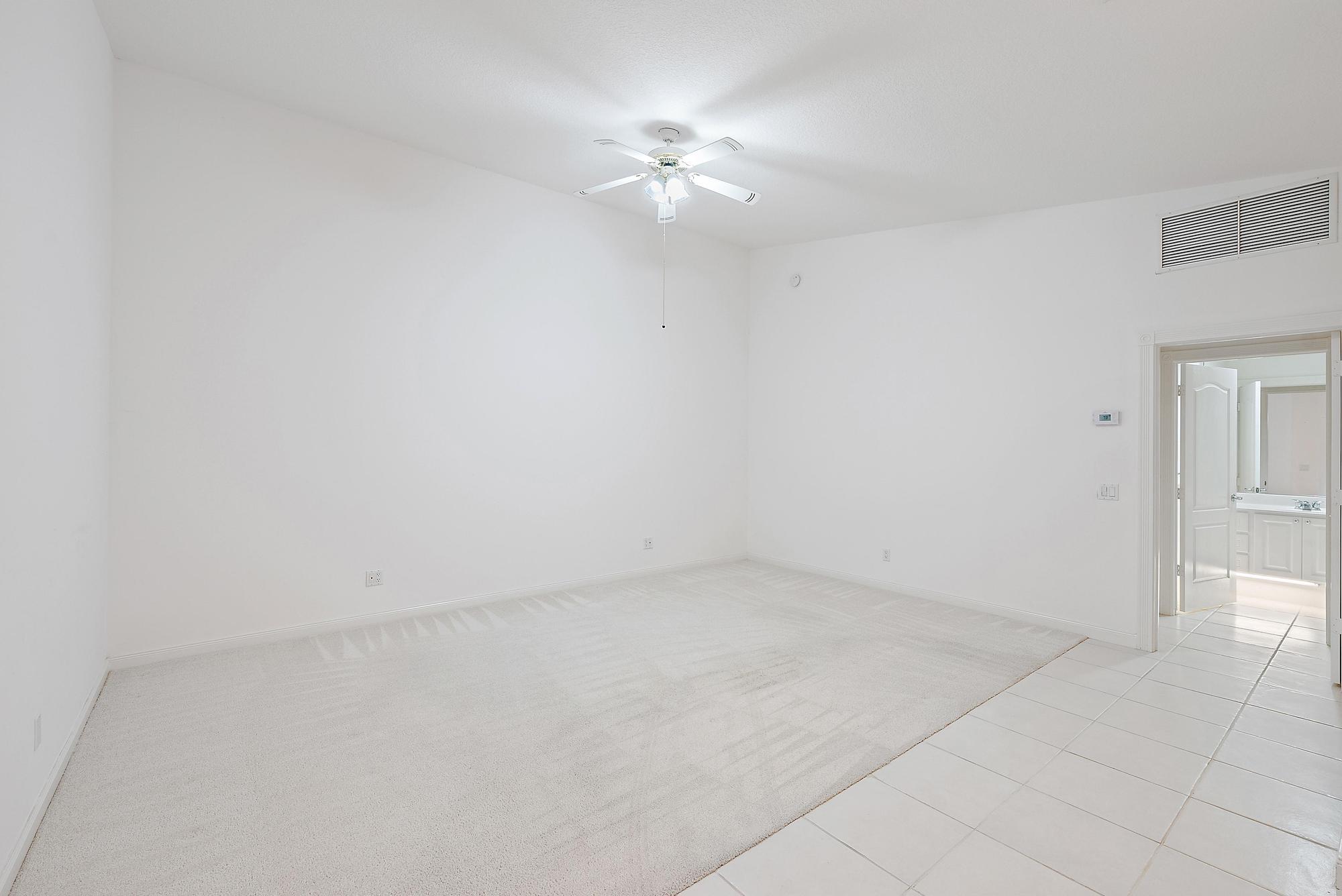 9284 SE Hawks Nest Court