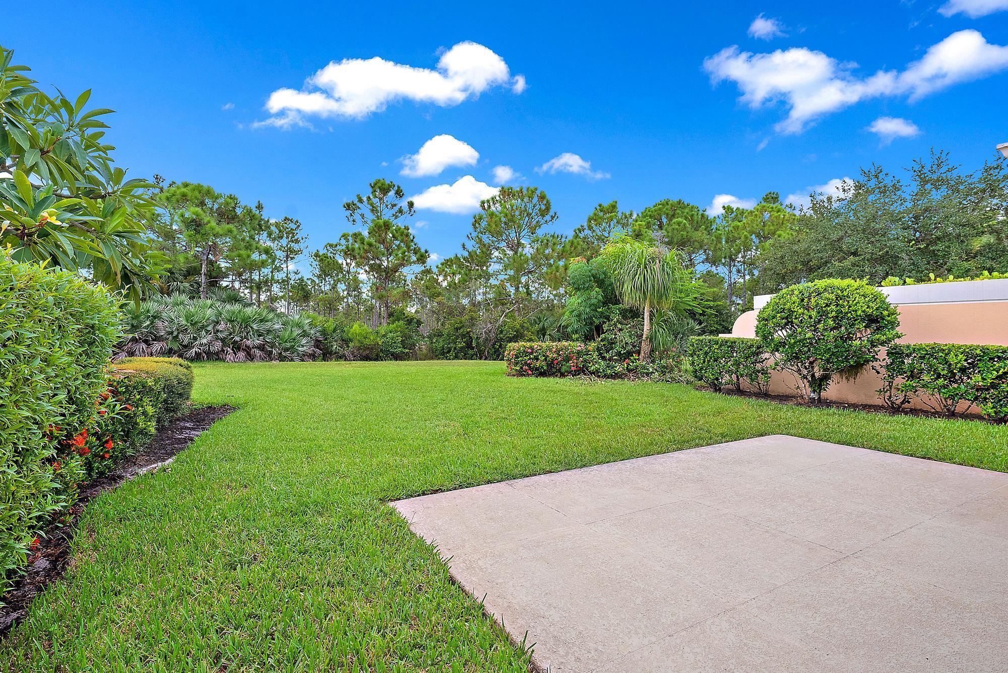 9284 SE Hawks Nest Court