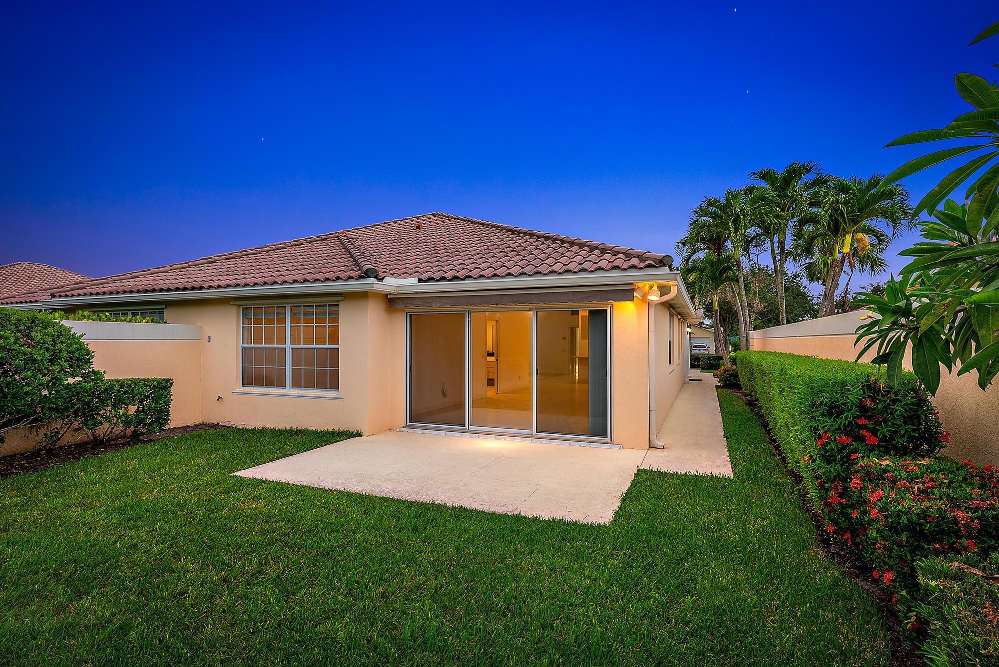 9284 SE Hawks Nest Court