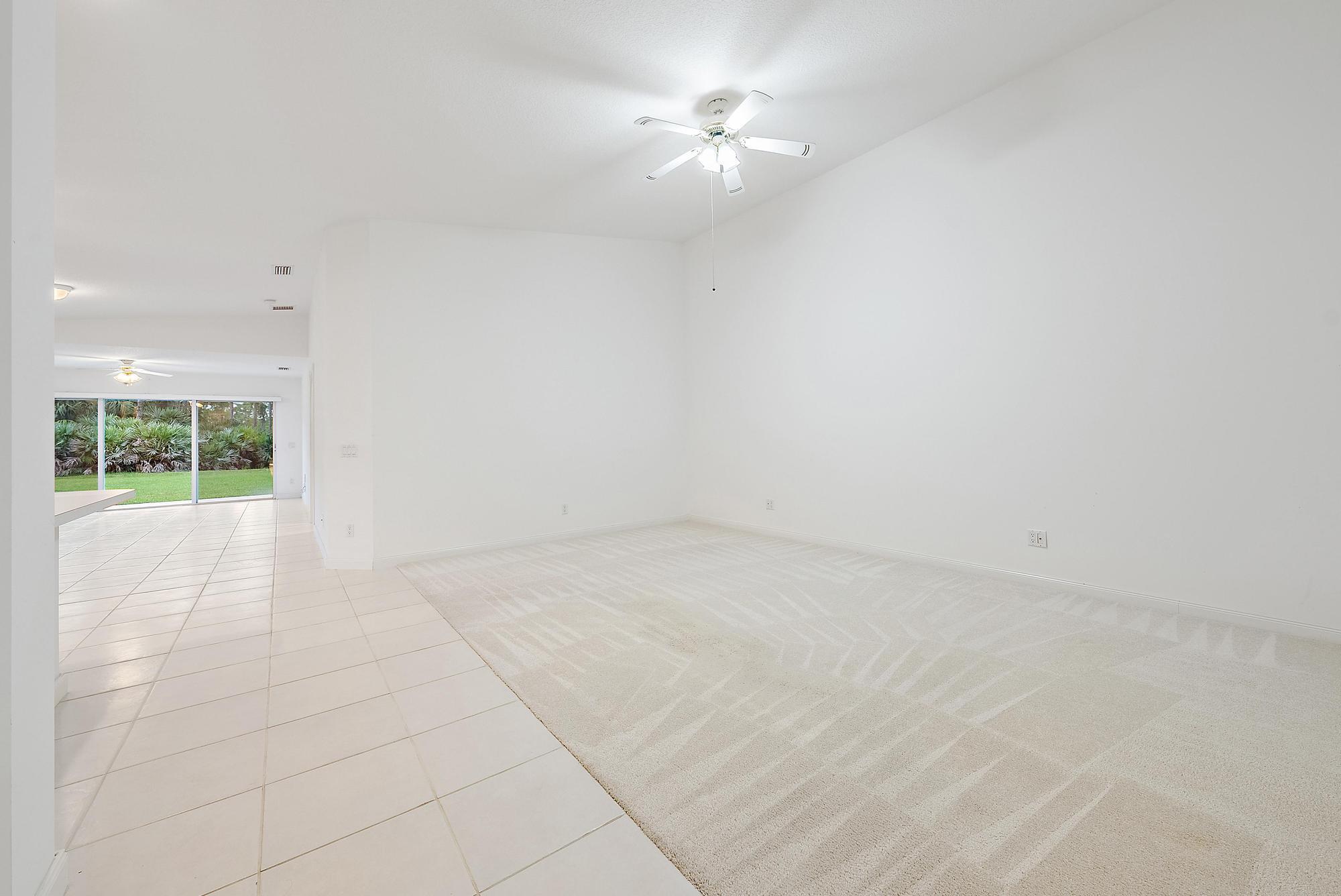 9284 SE Hawks Nest Court