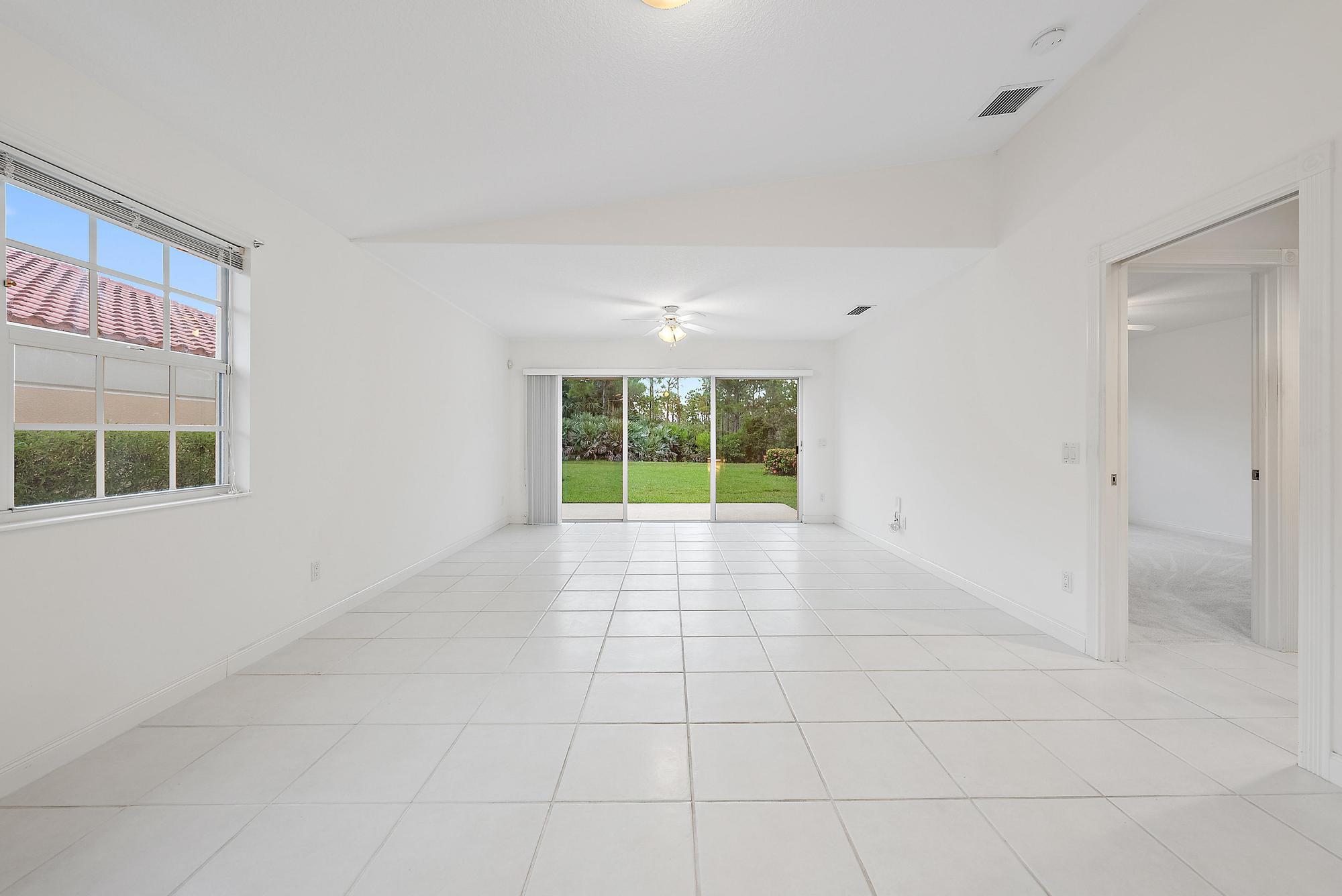 9284 SE Hawks Nest Court