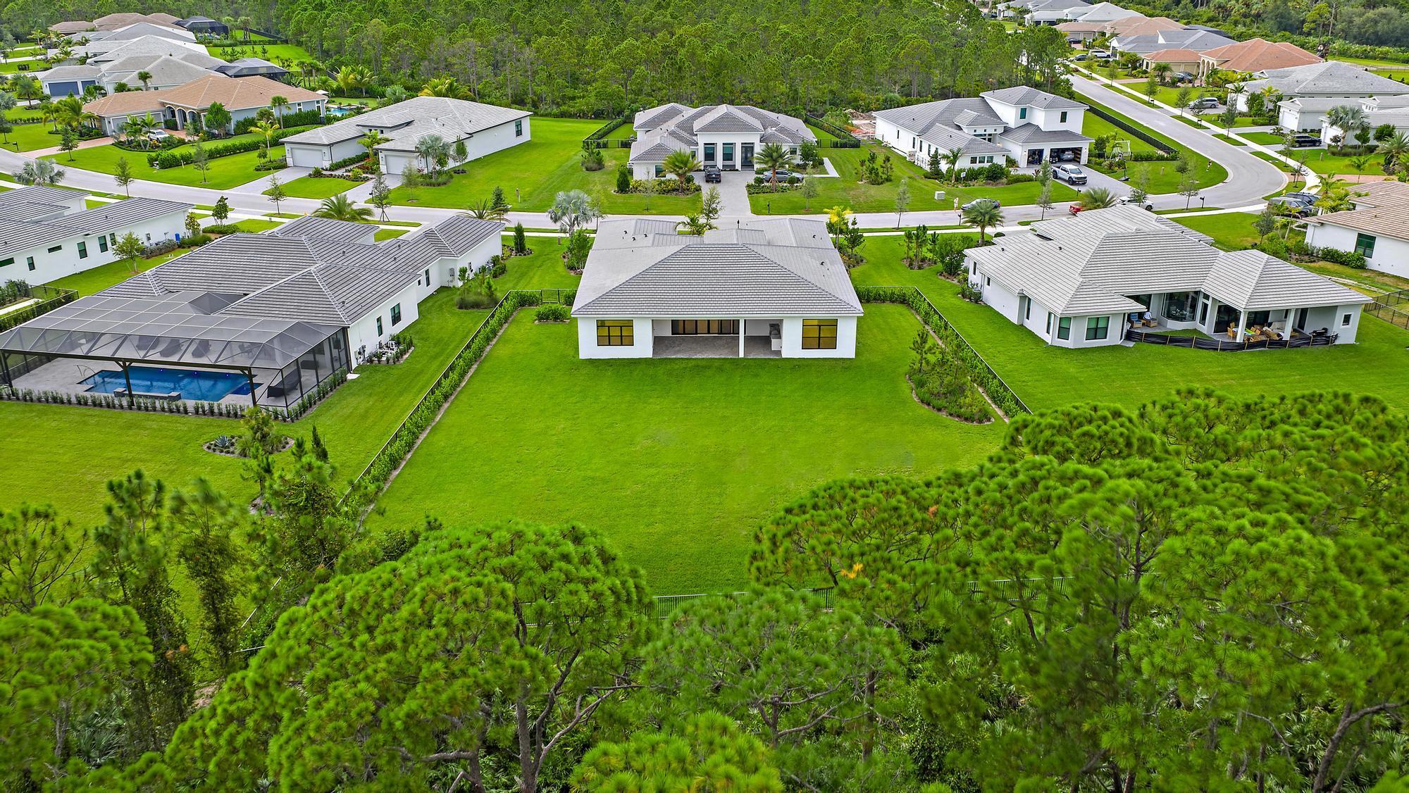 5358 SW Pomegranate Way