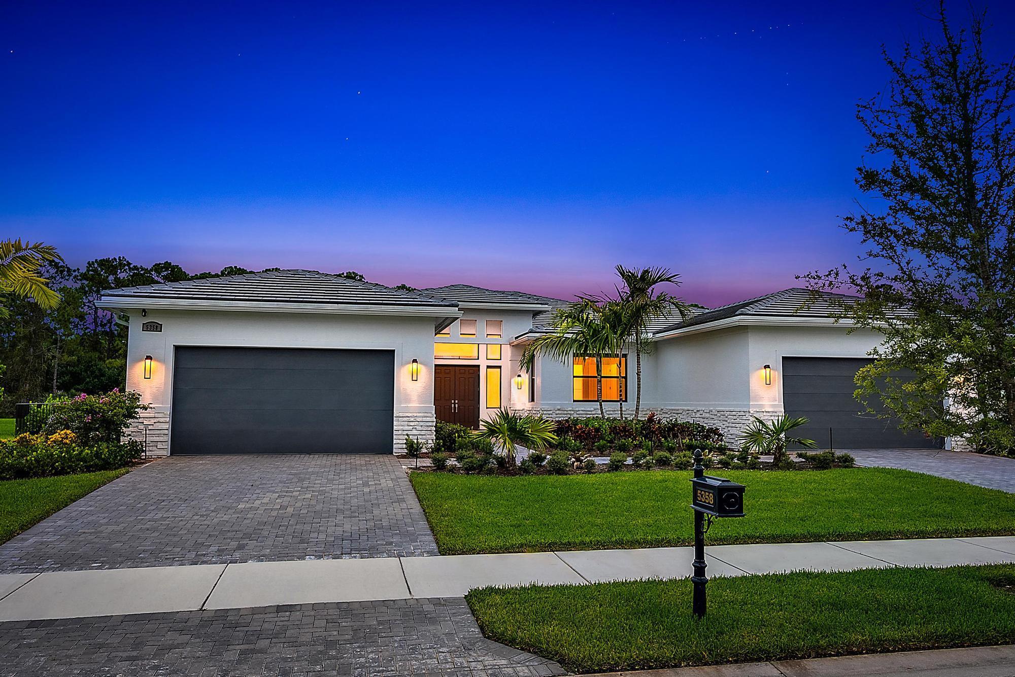 5358 SW Pomegranate Way
