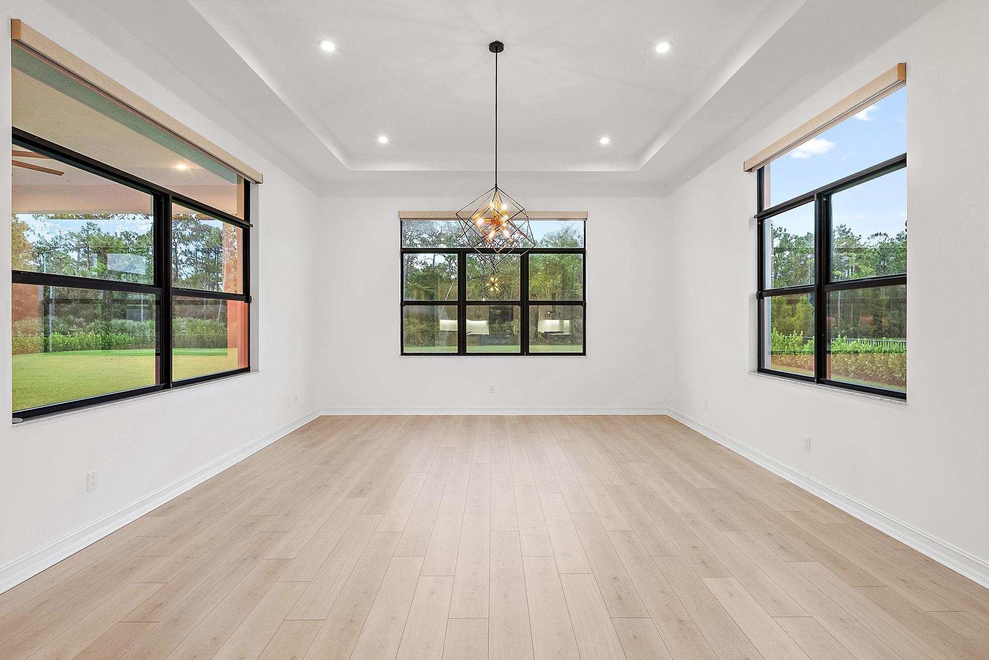 5358 SW Pomegranate Way