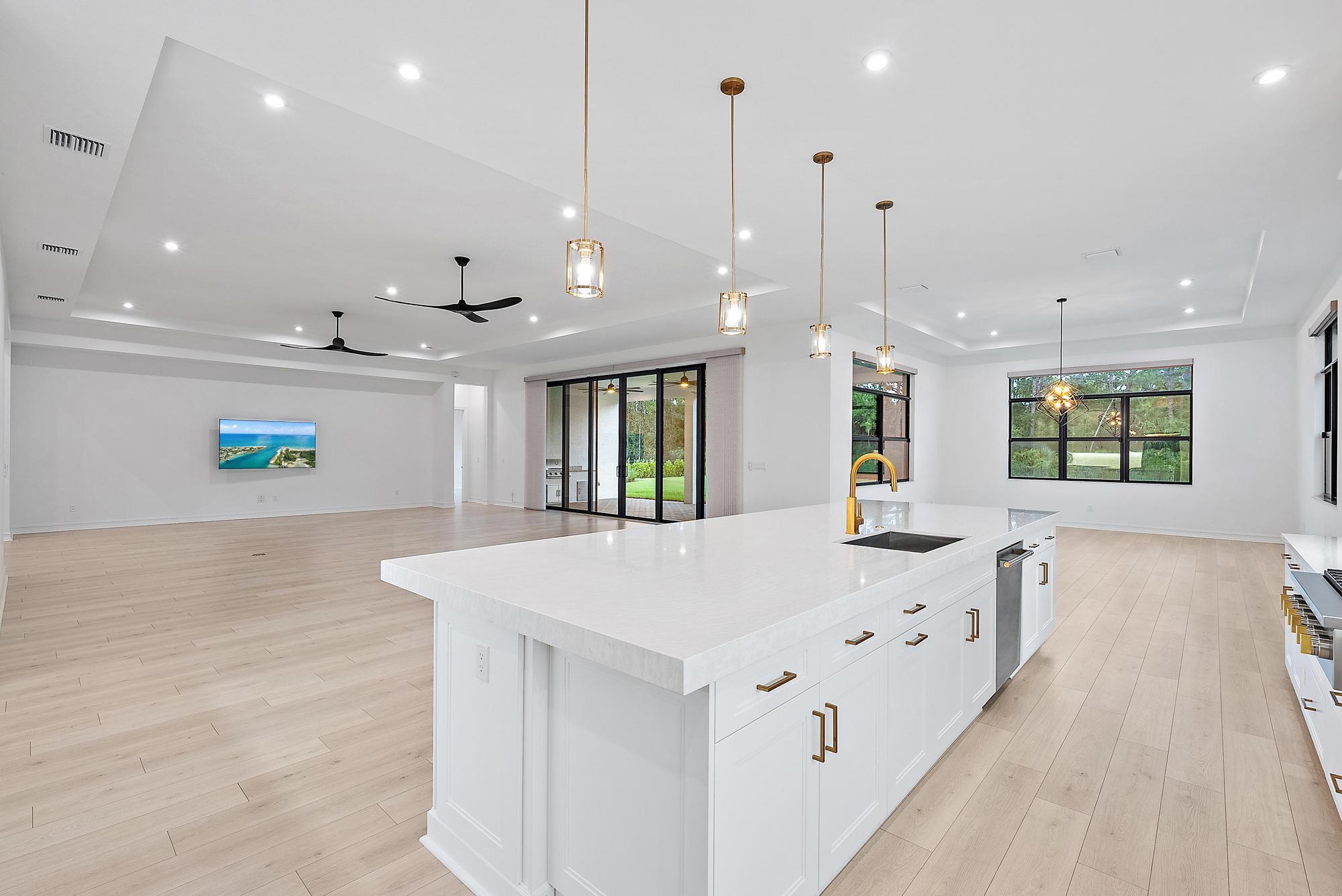 5358 SW Pomegranate Way