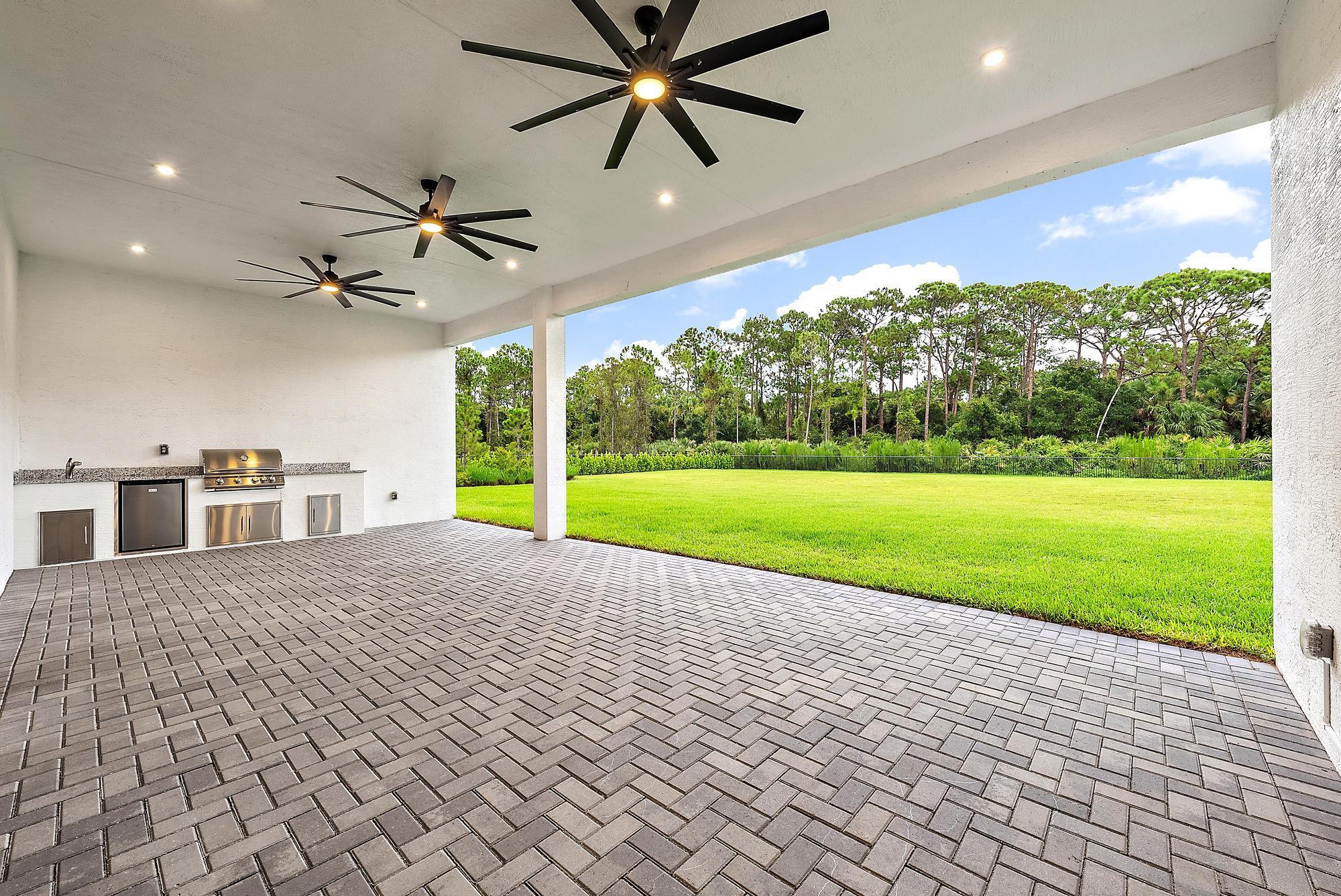 5358 SW Pomegranate Way